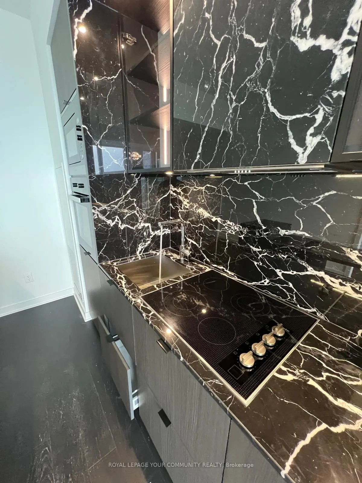 11 Yorkville Avenue, #4710
