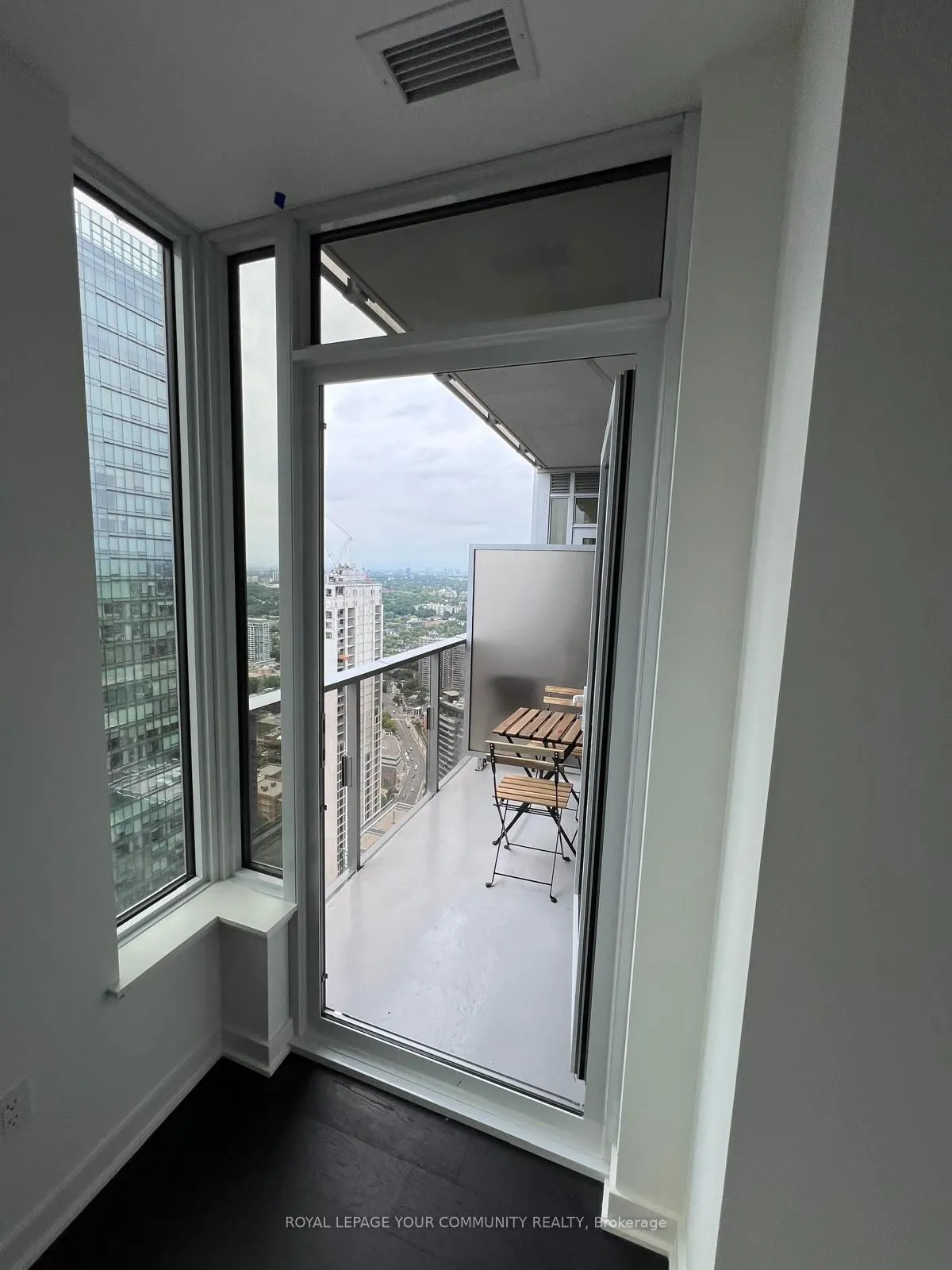 11 Yorkville Avenue, #4710