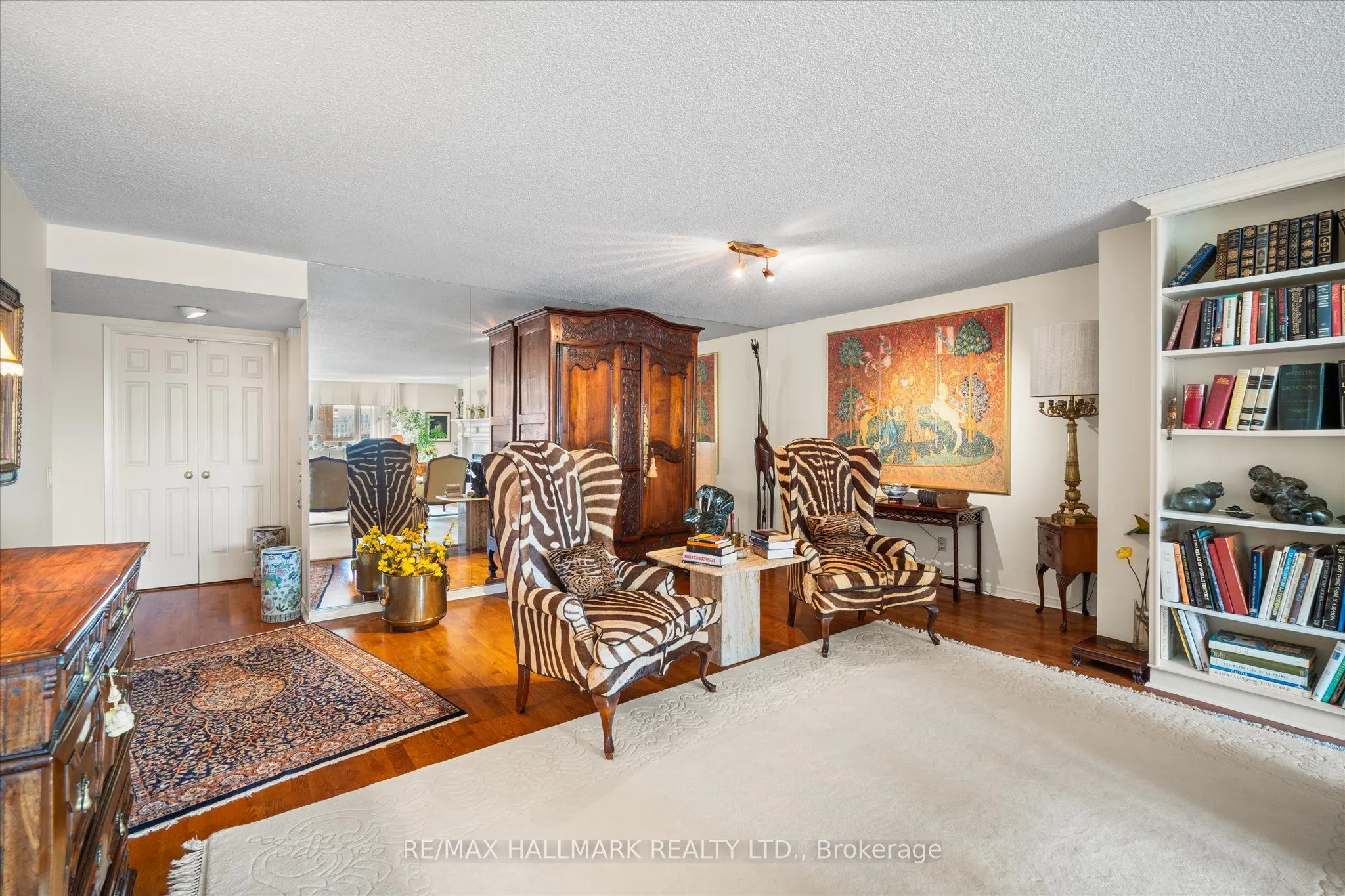 25 George Street, #801