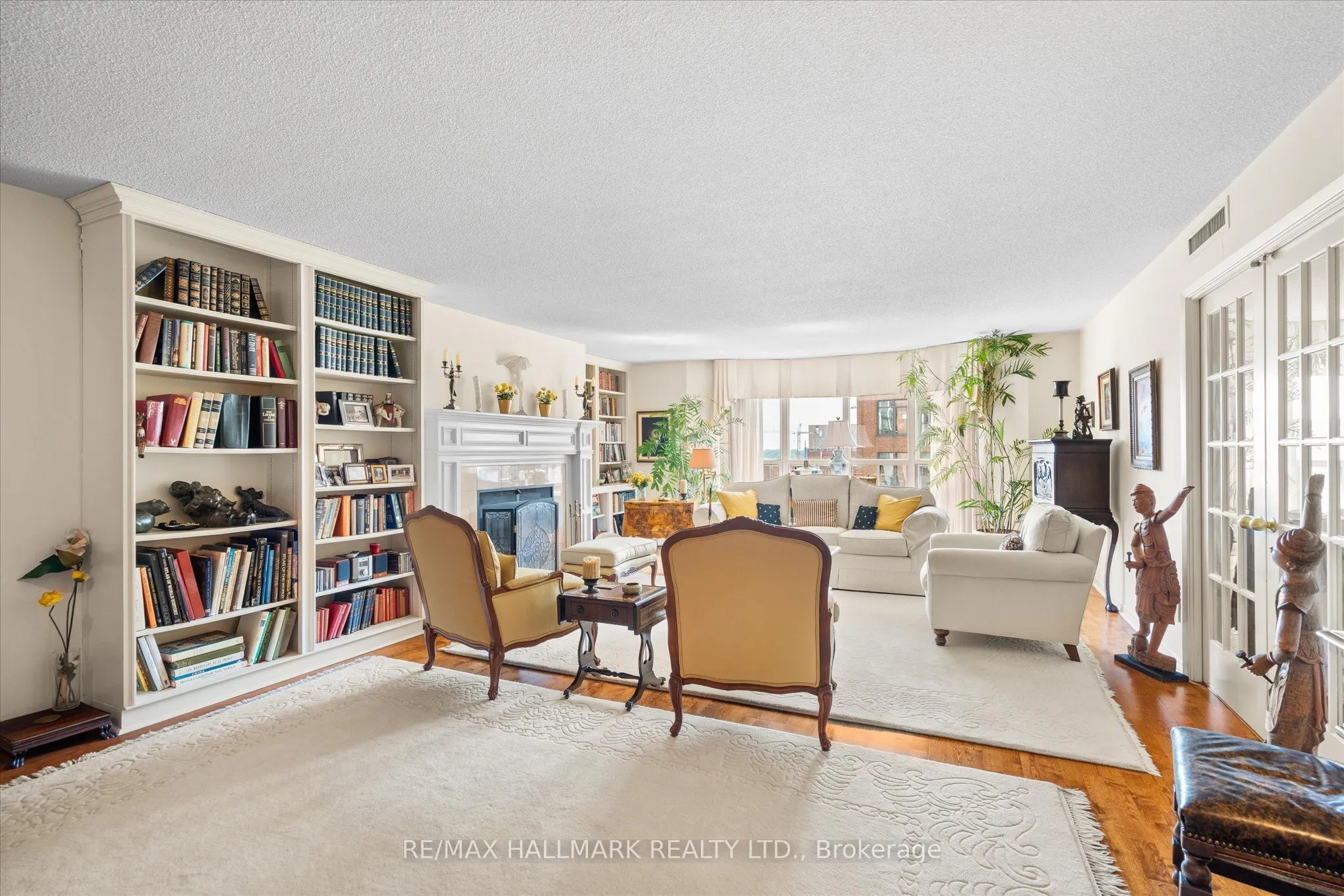 25 George Street, #801