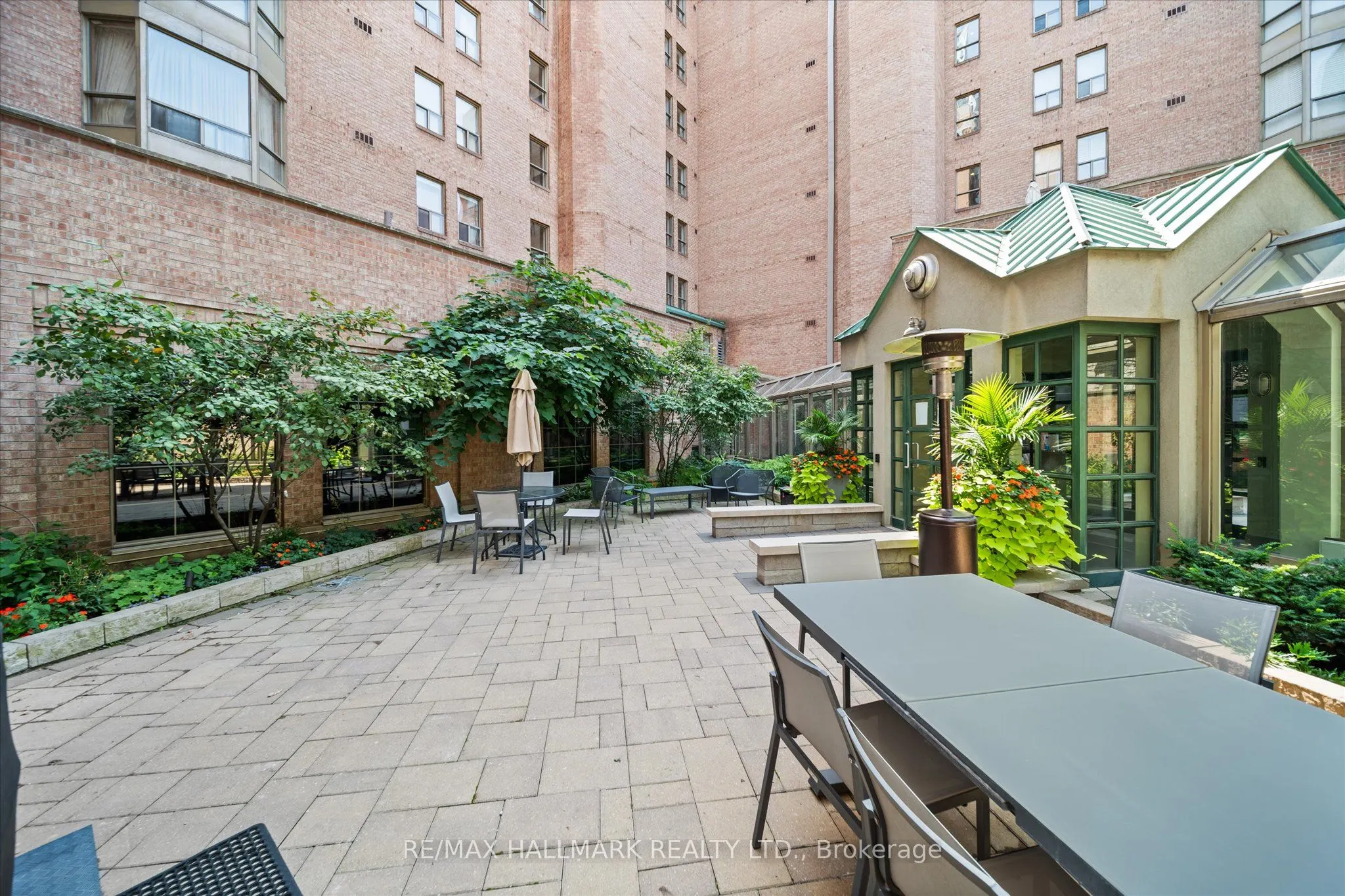 25 George Street, #801