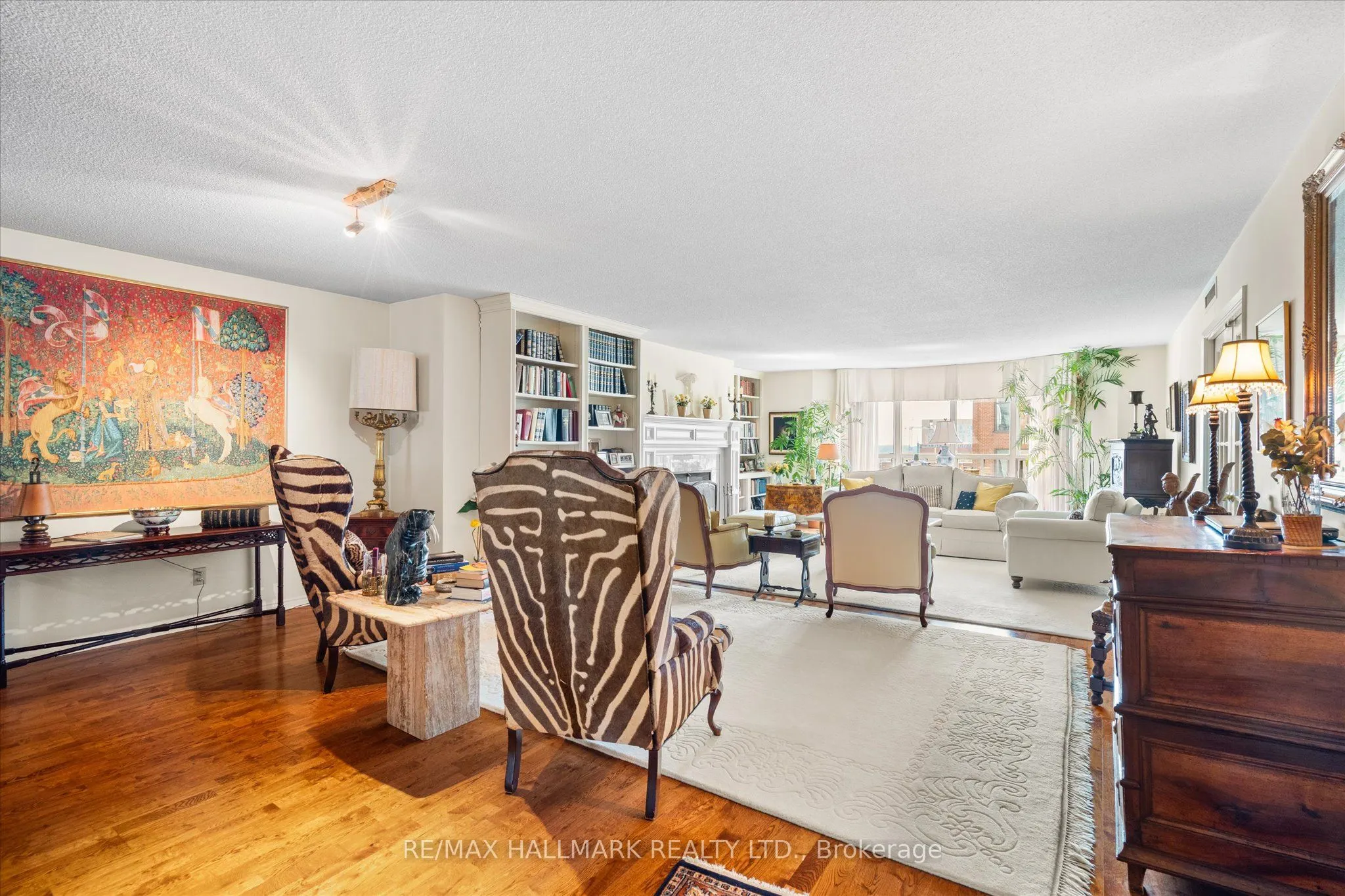 25 George Street, #801