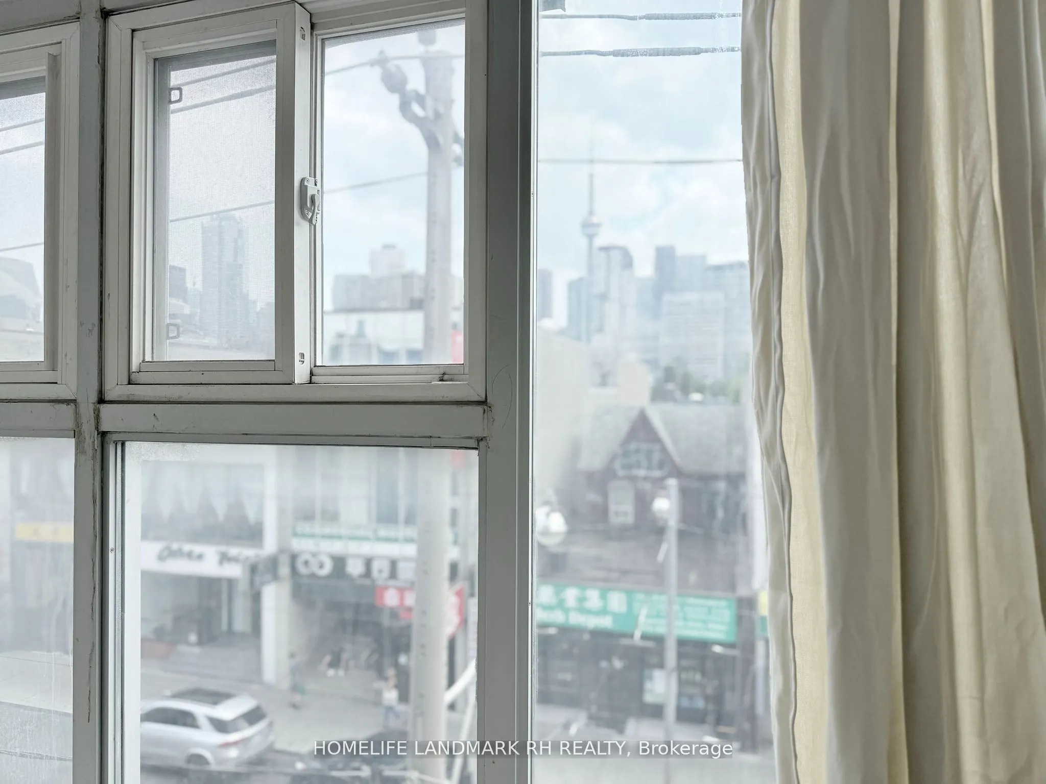 414 Dundas Street W, #301