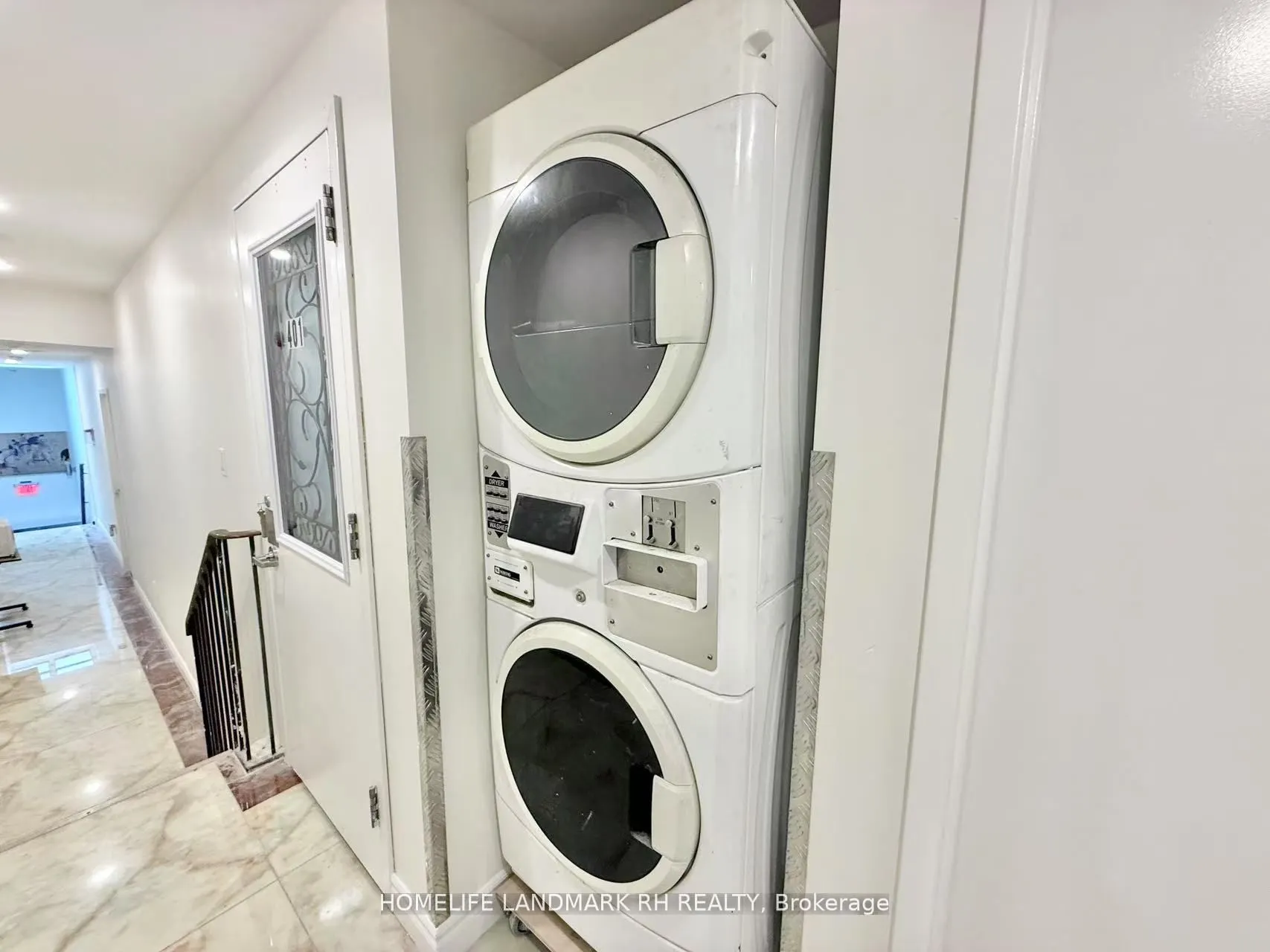 414 Dundas Street W, #301