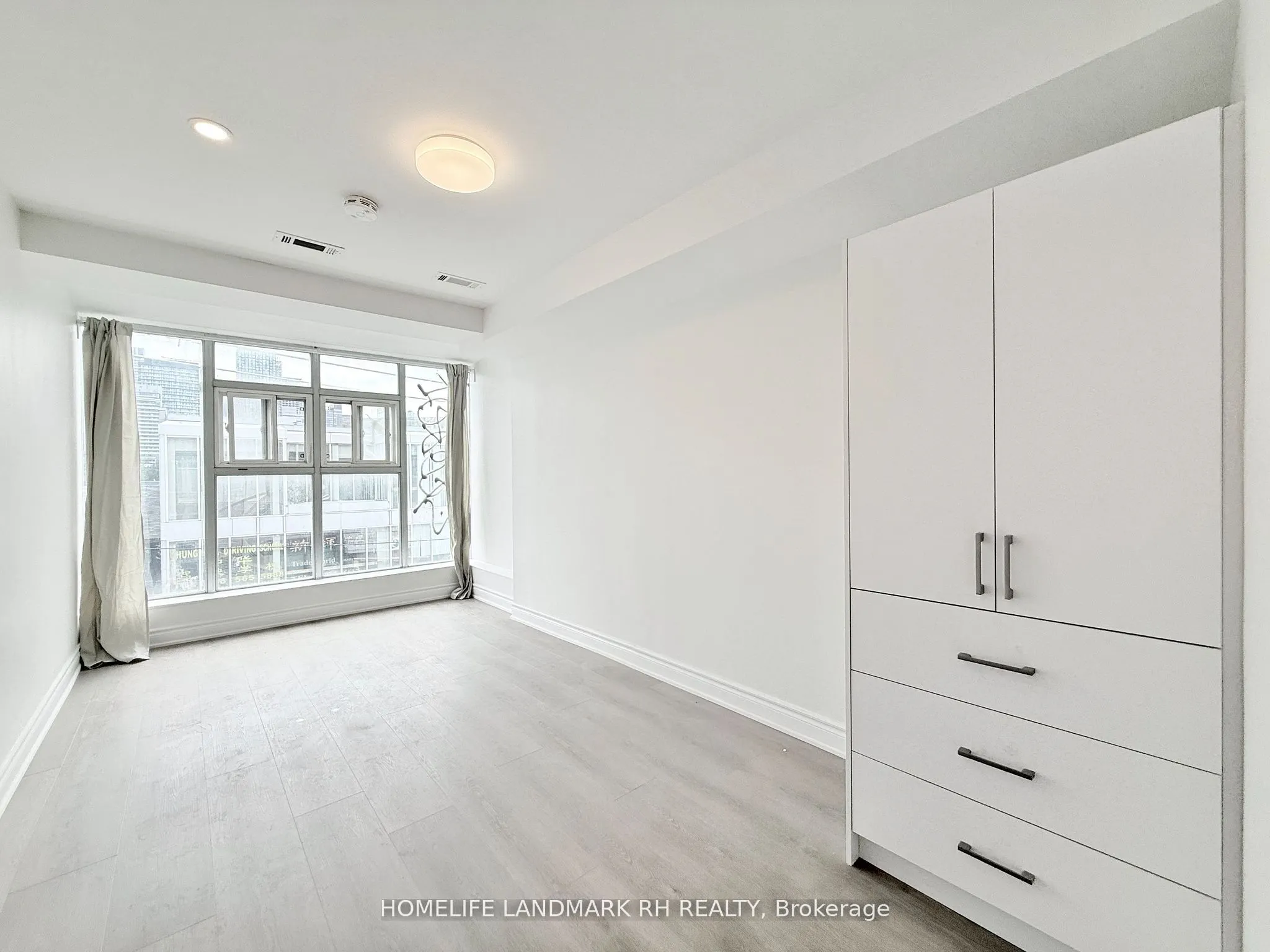 414 Dundas Street W, #301