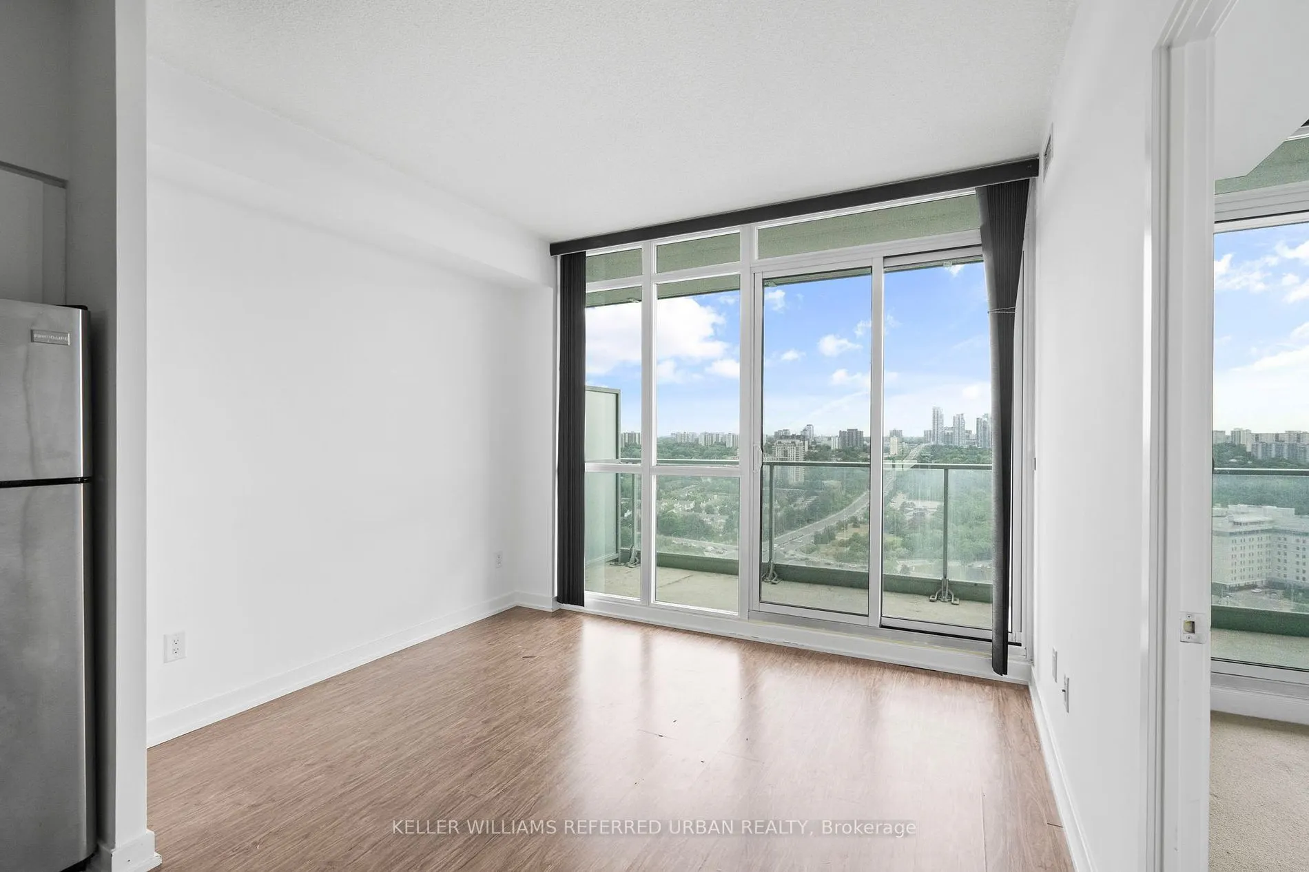 33 Singer Court, #2812