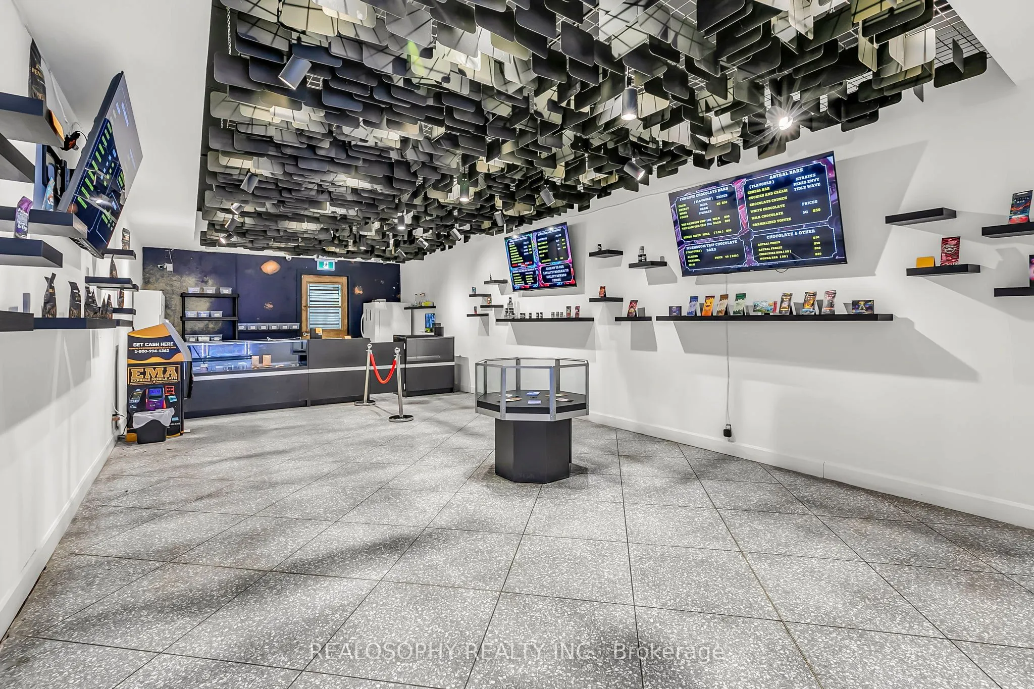 518 Queen Street W