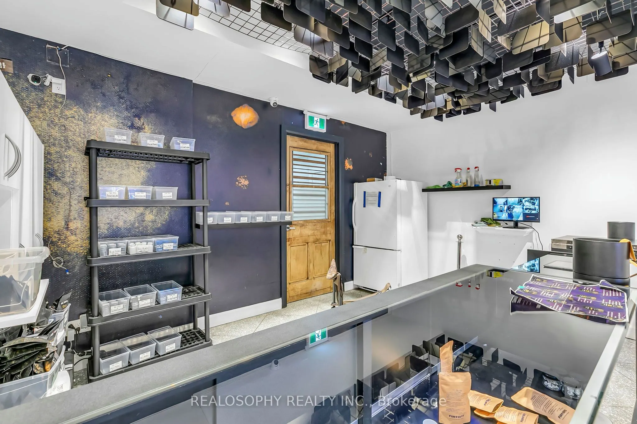518 Queen Street W