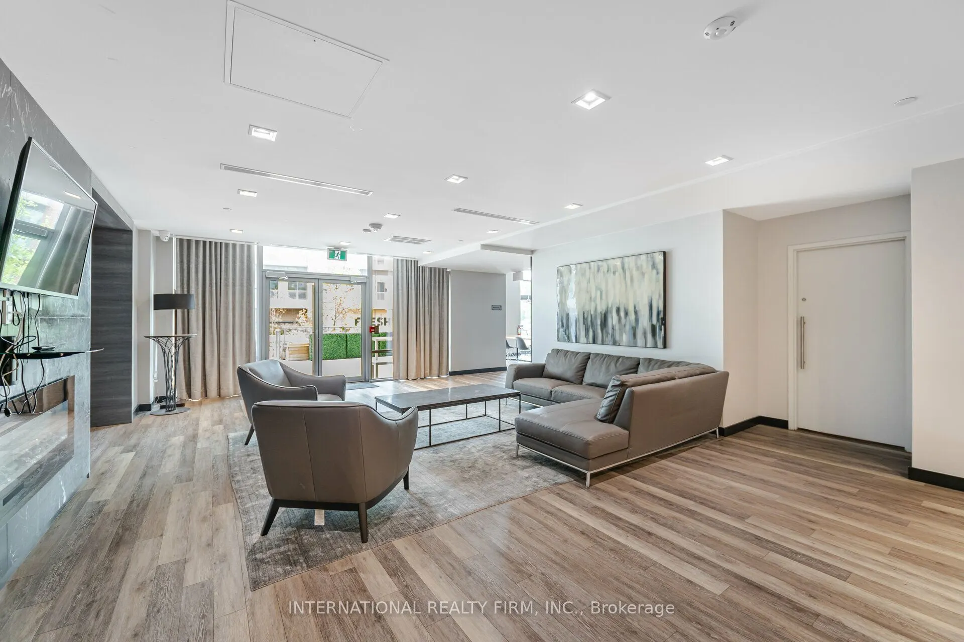 52 Forest Manor Road, #303