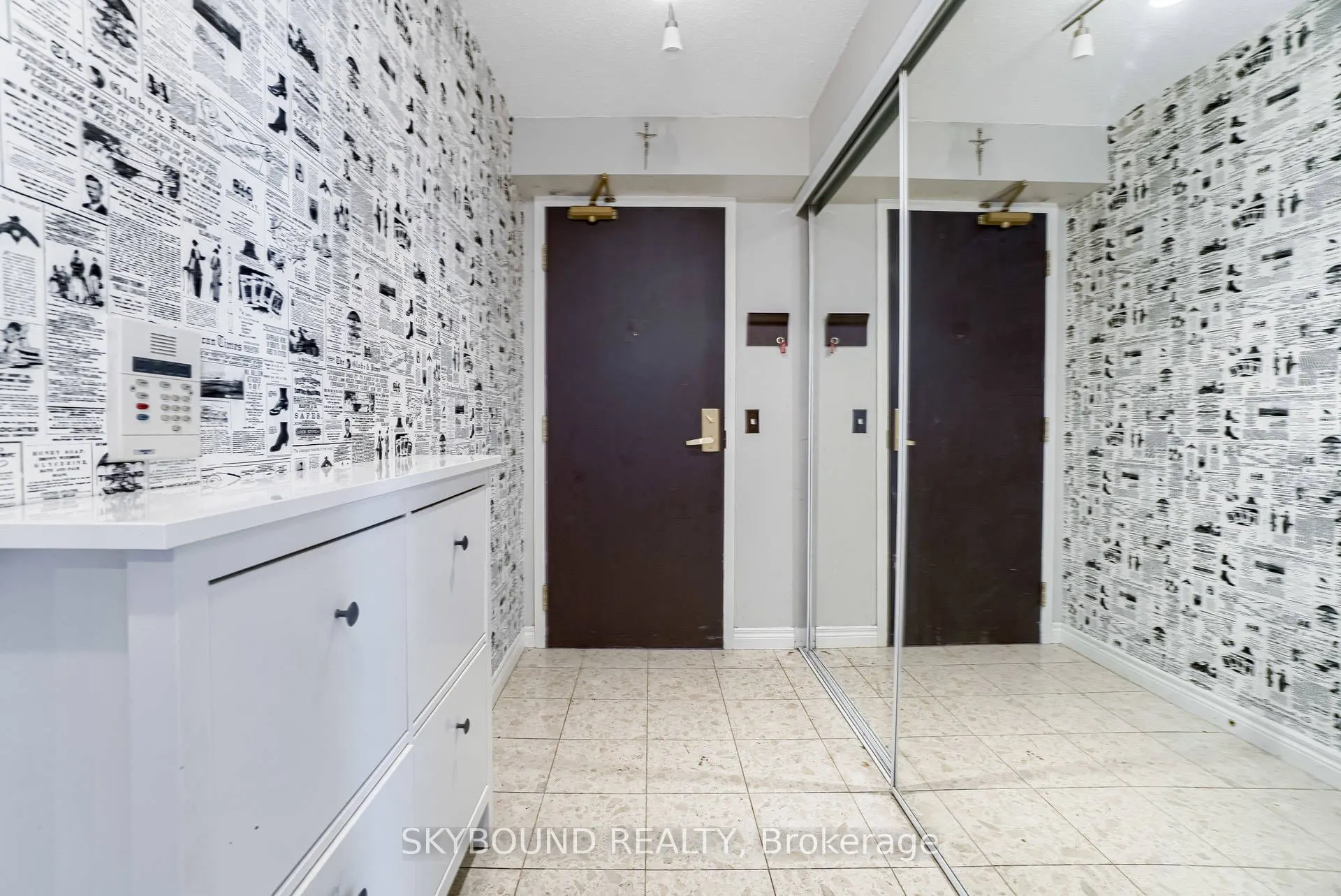 30 Grand Trunk Crescent, #2015