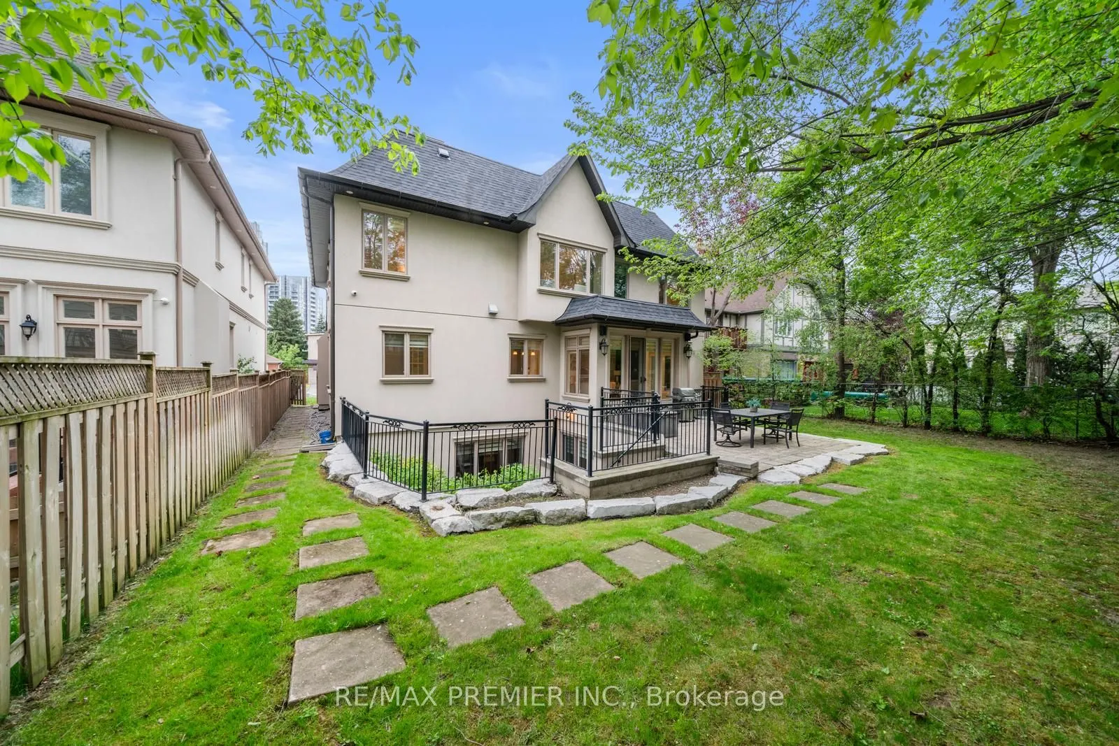 117 Upper Canada Drive