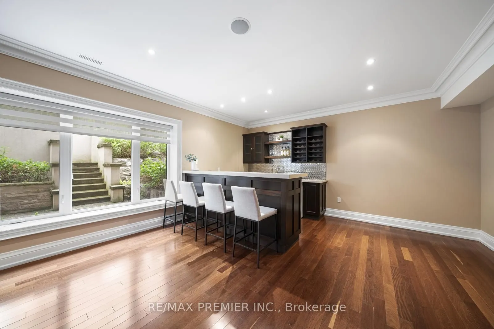 117 Upper Canada Drive