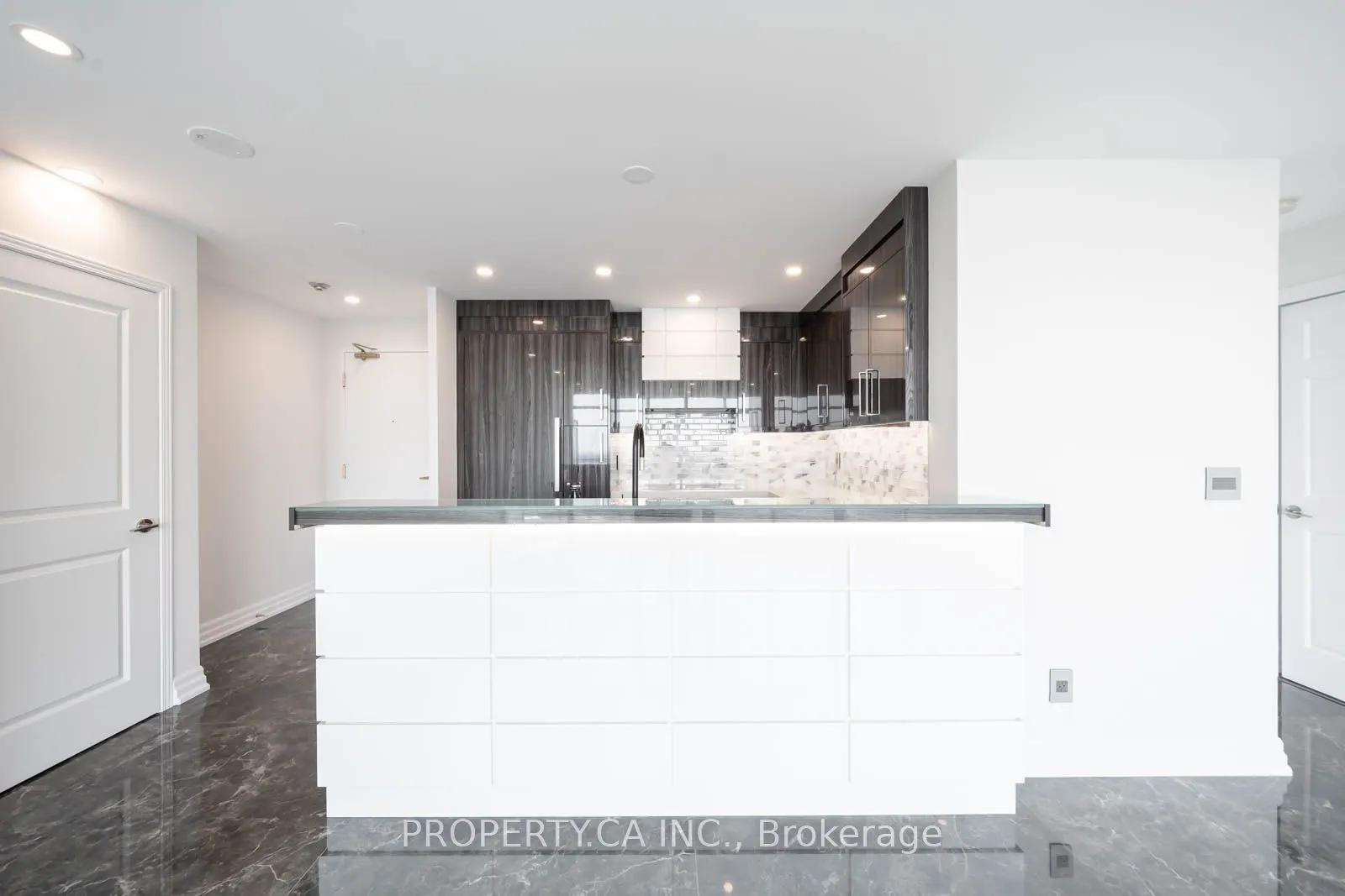 5508 Yonge Street, #PH02