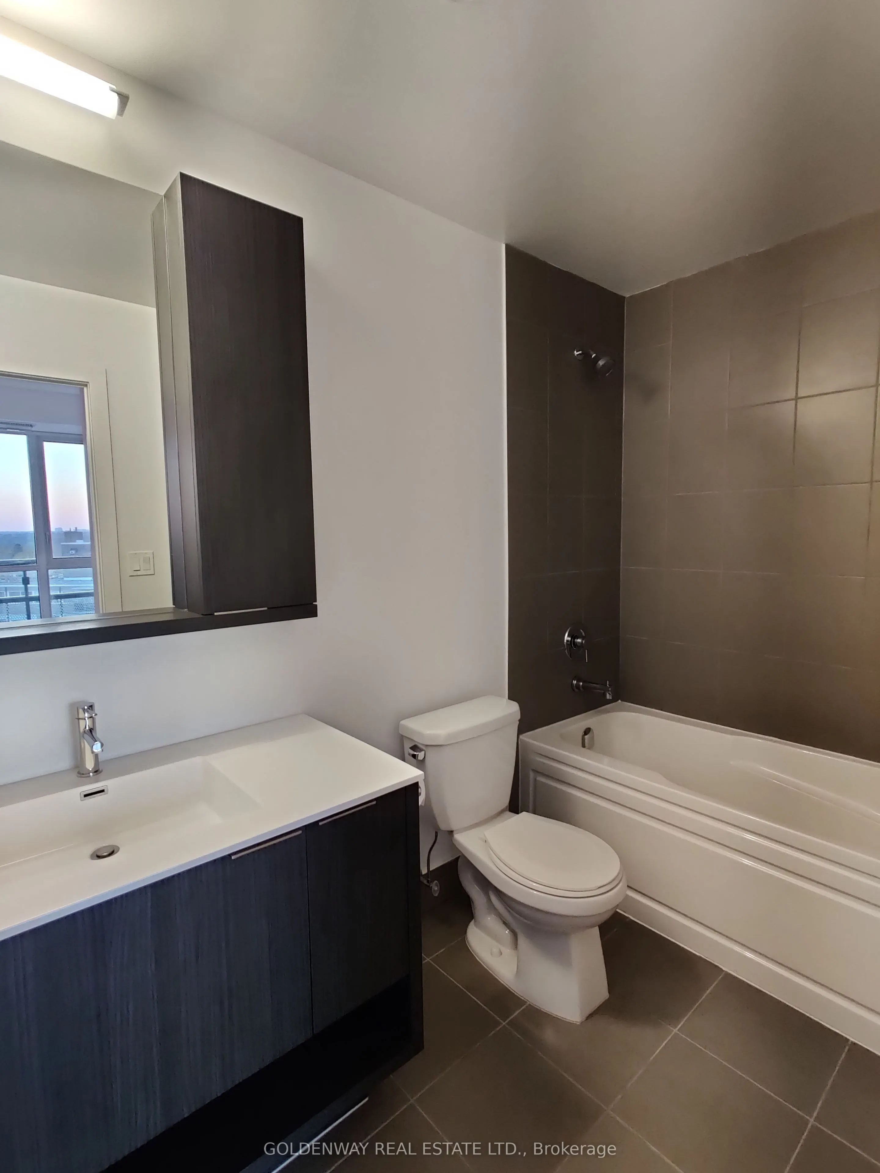 99 The Donway Road W, ##805