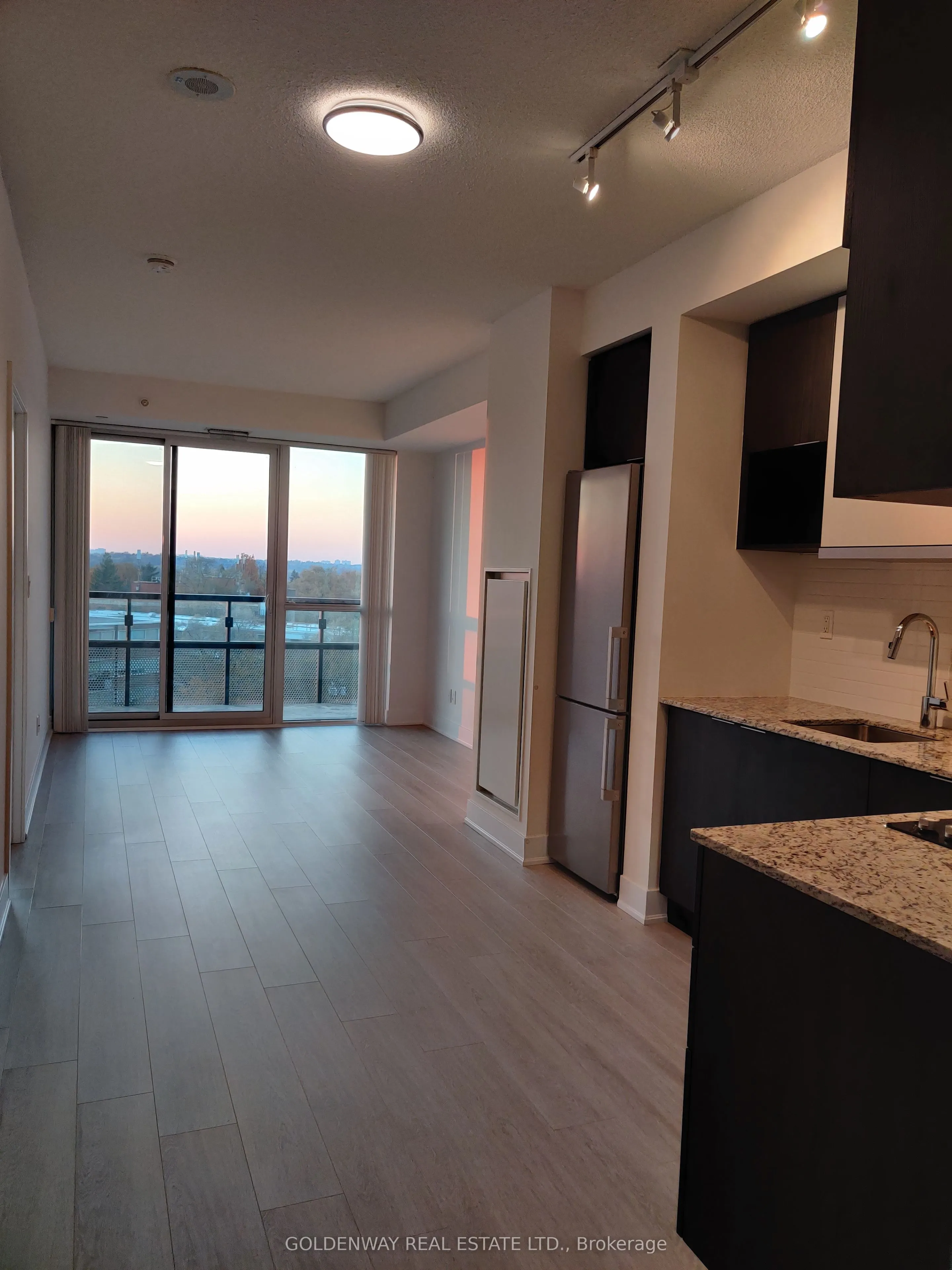 99 The Donway Road W, ##805