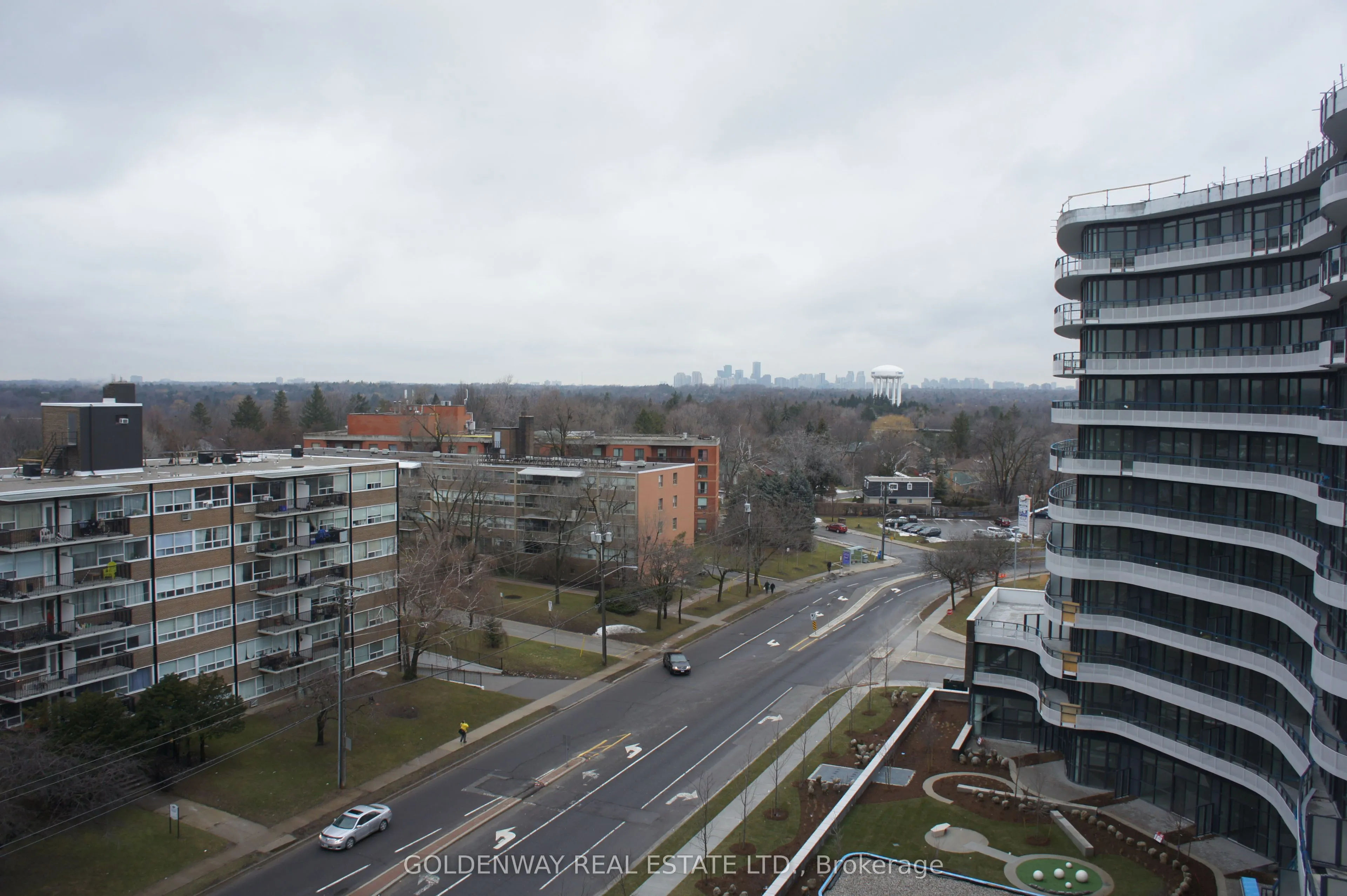 99 The Donway Road W, ##805