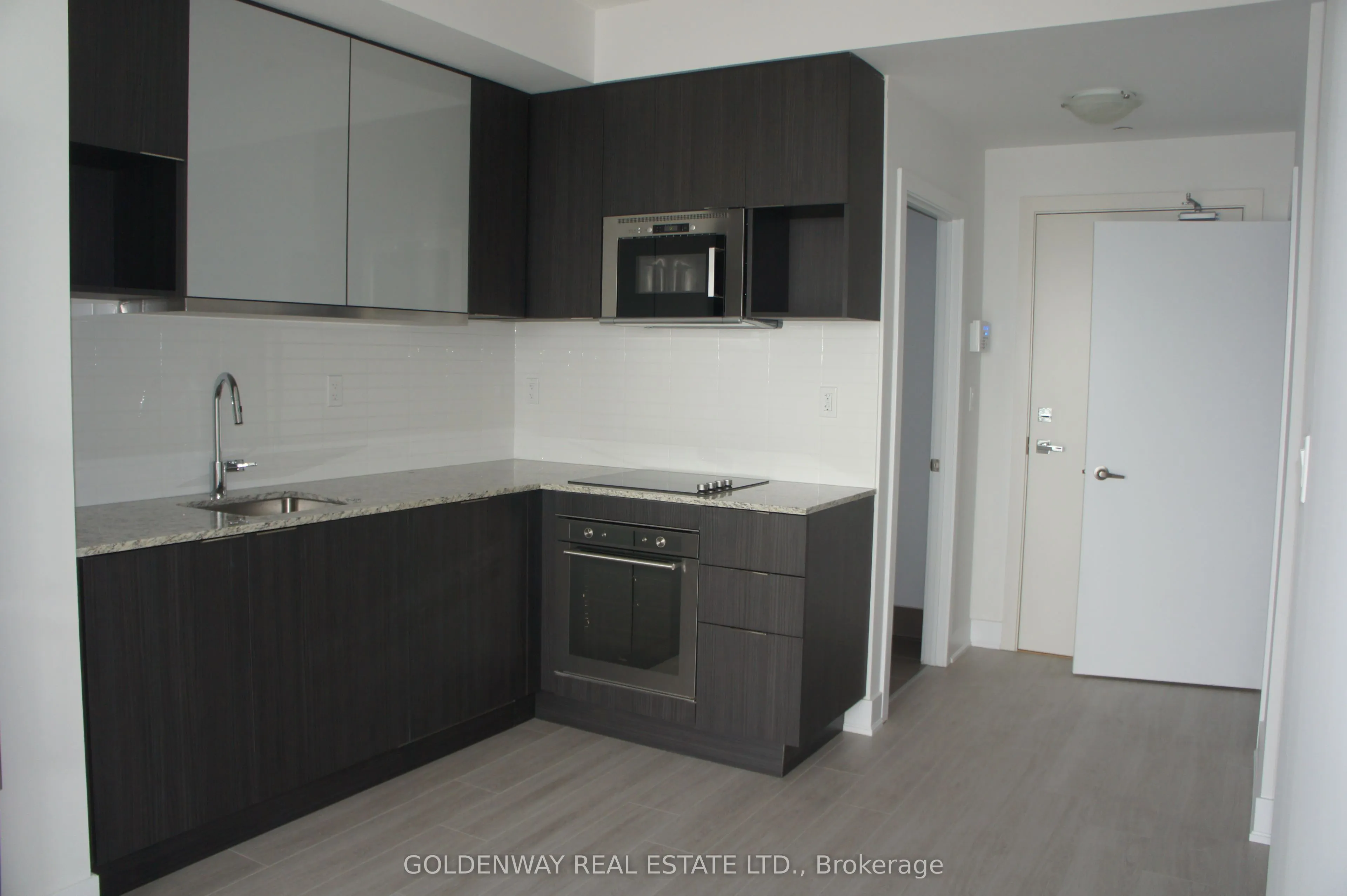 99 The Donway Road W, ##805