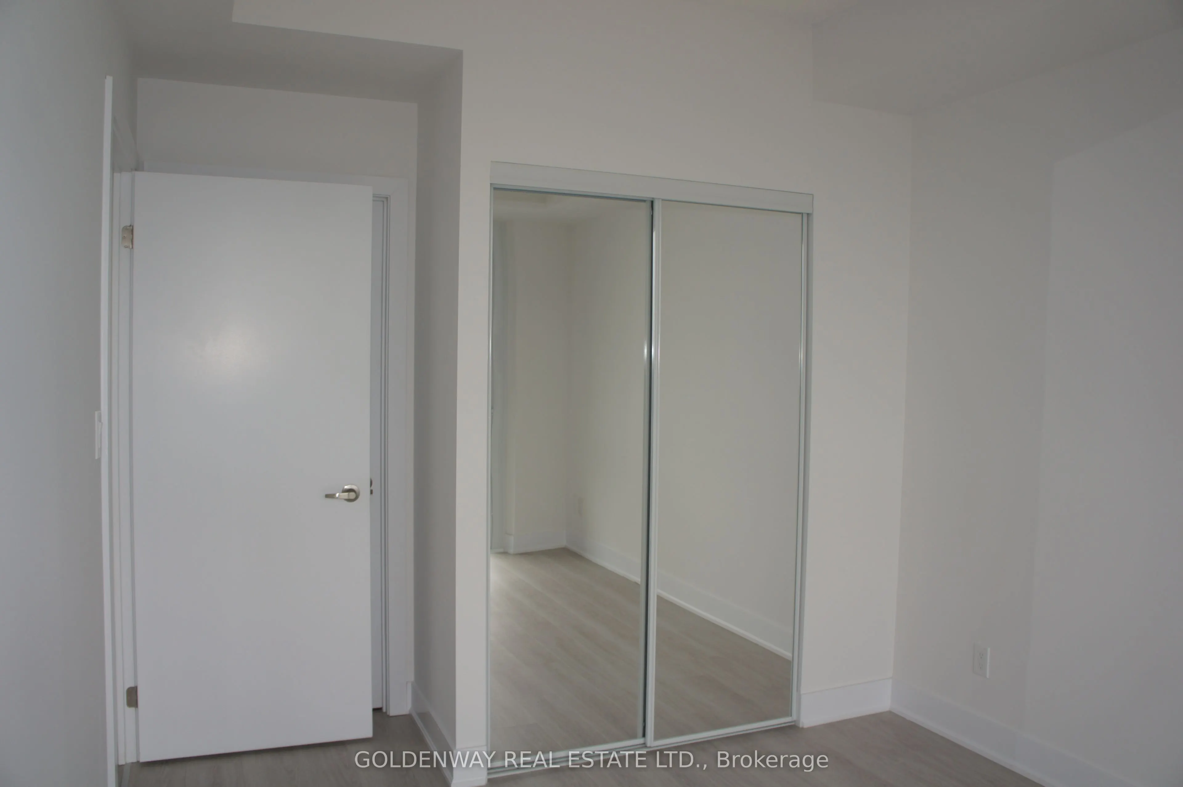 99 The Donway Road W, ##805