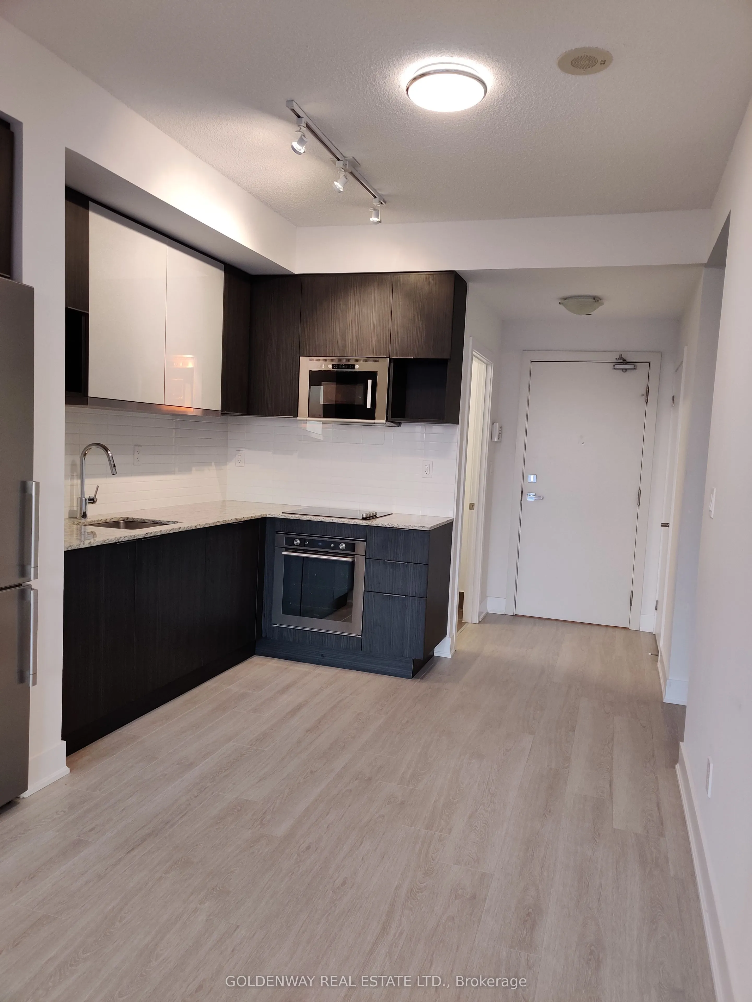 99 The Donway Road W, ##805