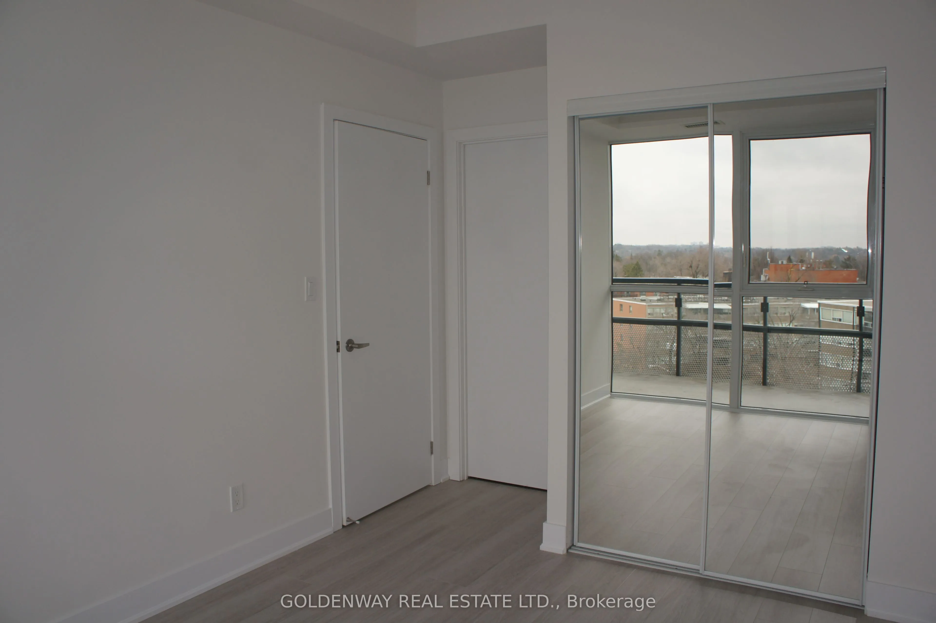 99 The Donway Road W, ##805