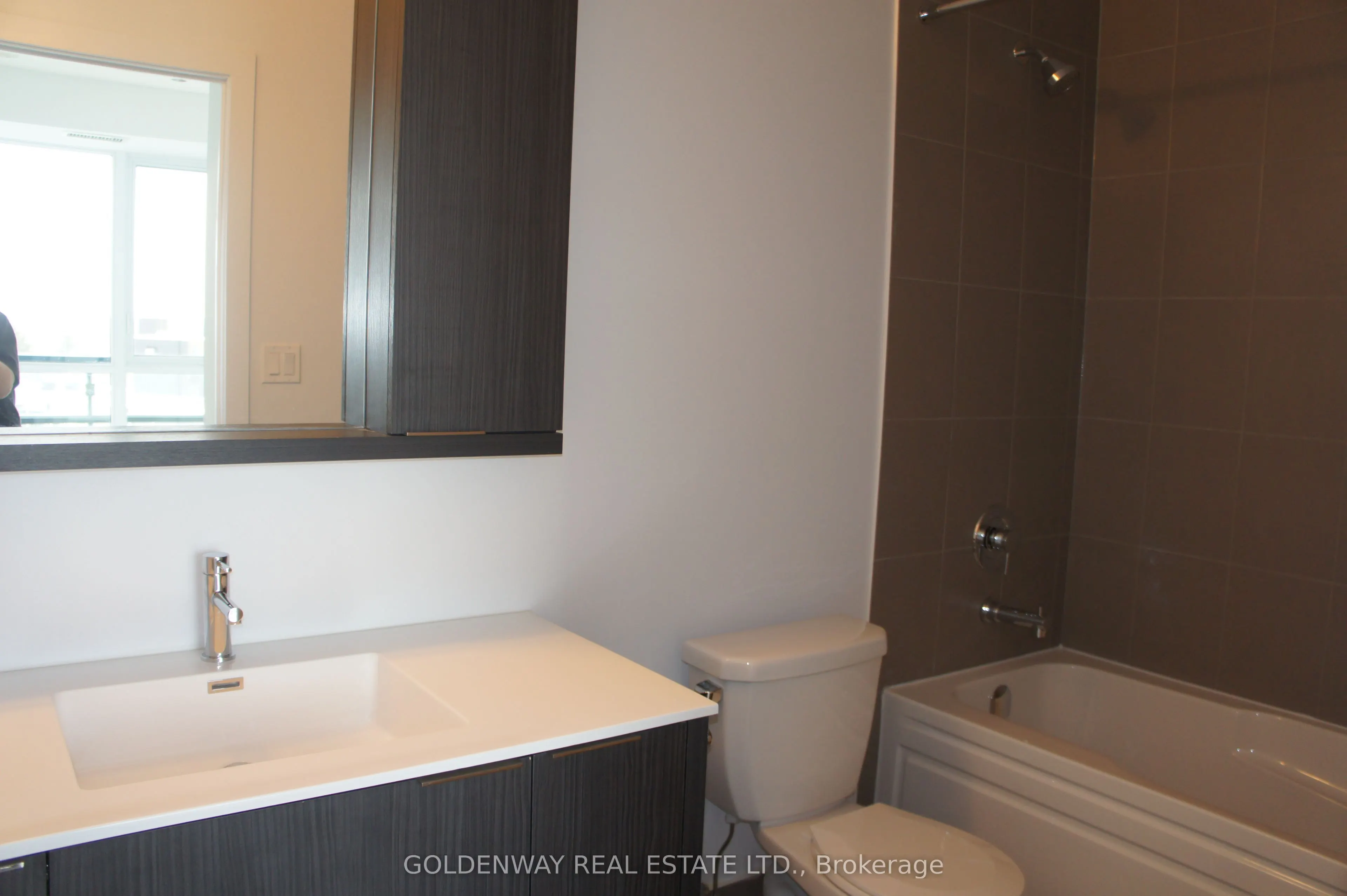 99 The Donway Road W, ##805