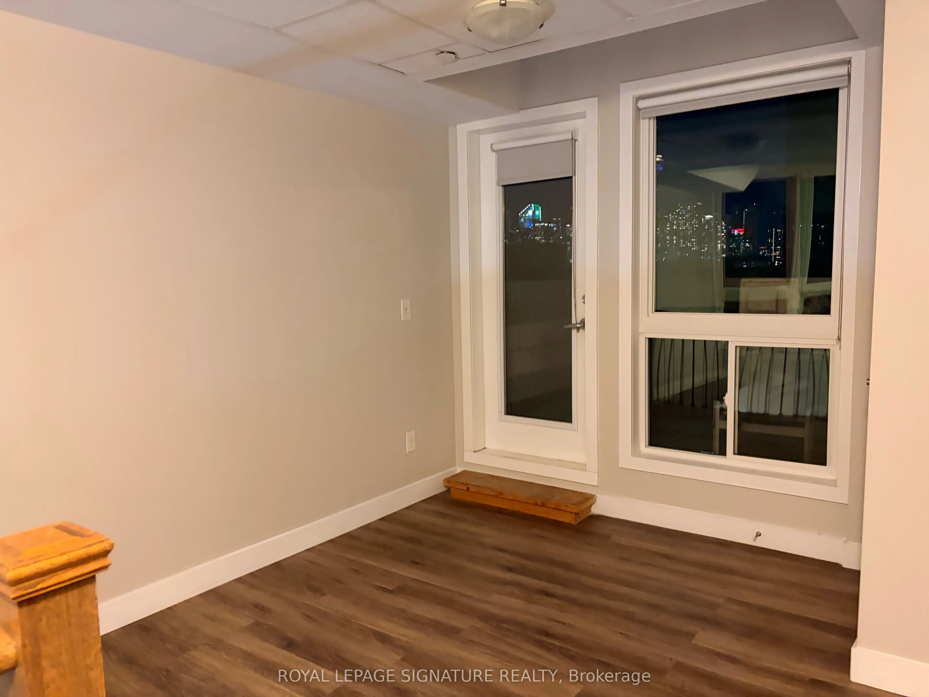 335 College Street, #402