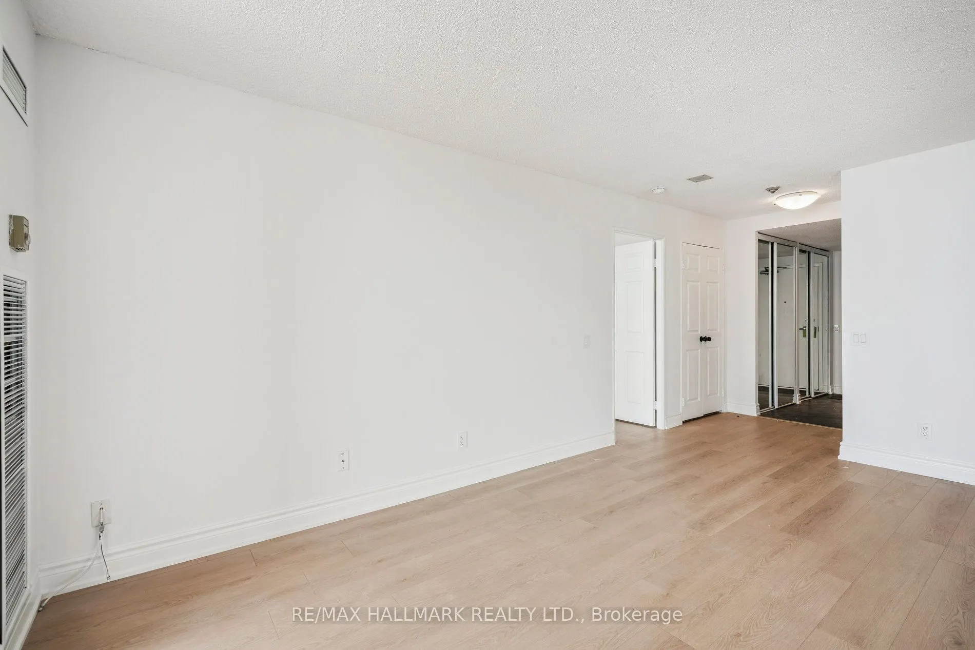 7 Bishop Avenue, #1214