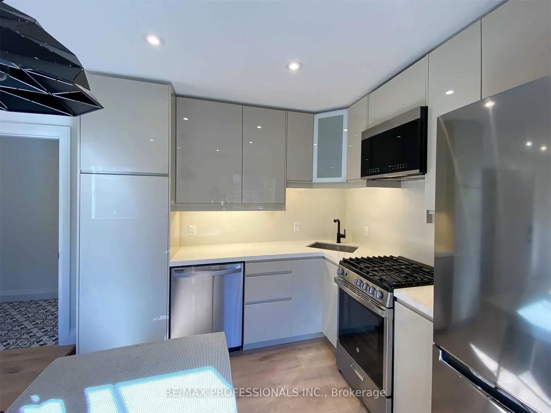 41 Rolyat Street, #A