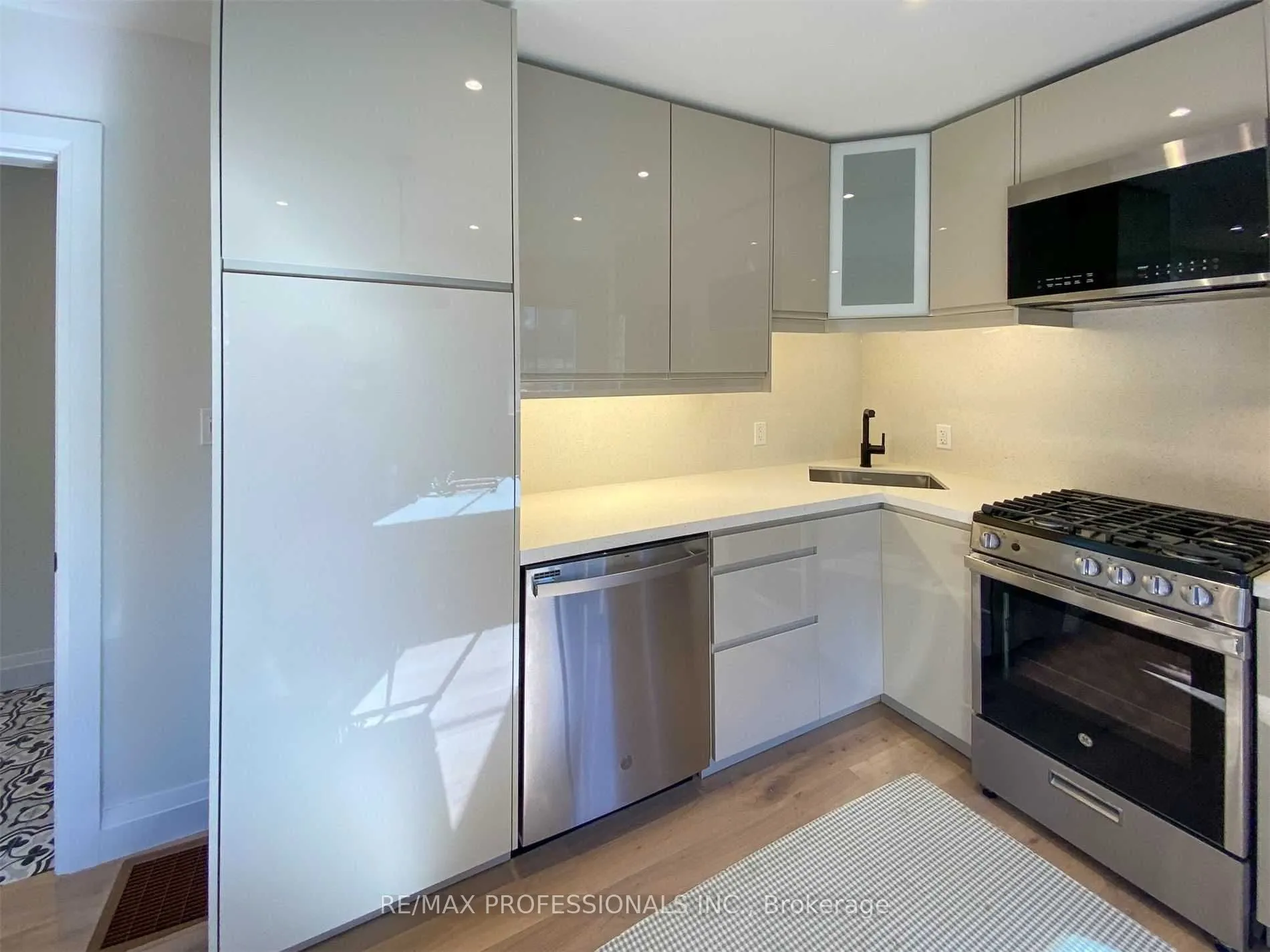41 Rolyat Street, #A
