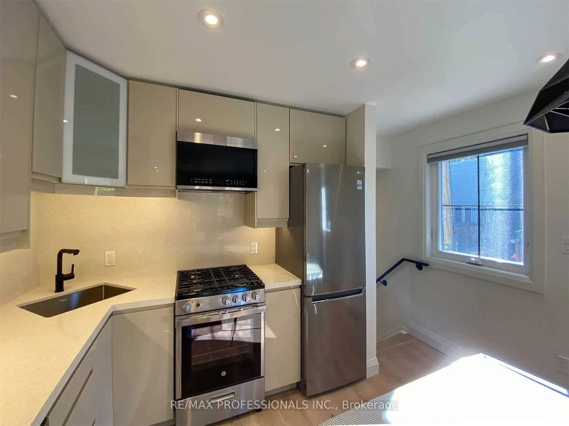 41 Rolyat Street, #A