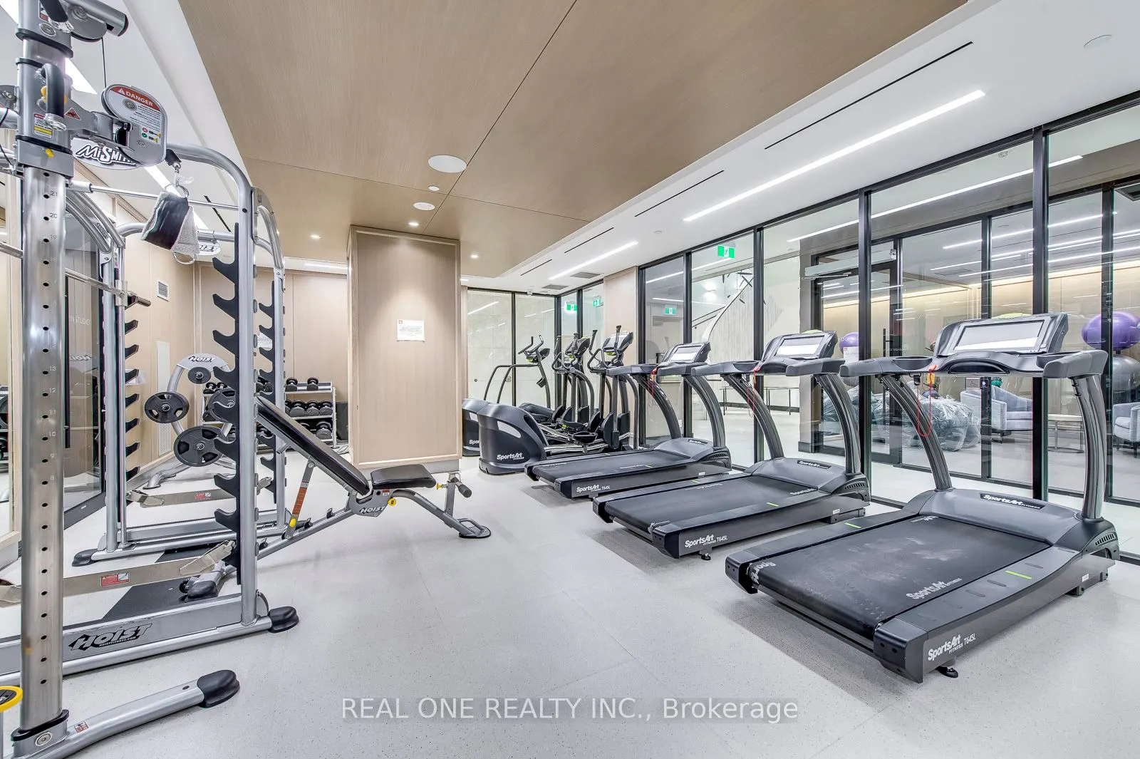 1 Edgewater Drive, #612