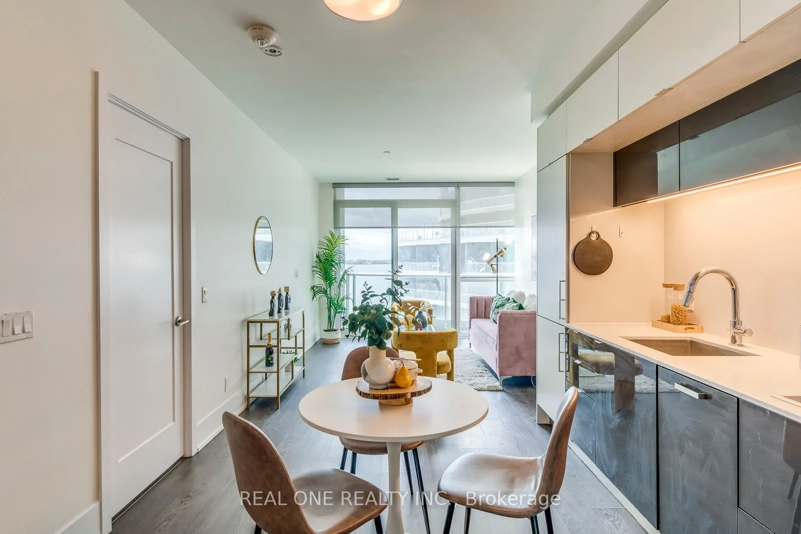 1 Edgewater Drive, #612