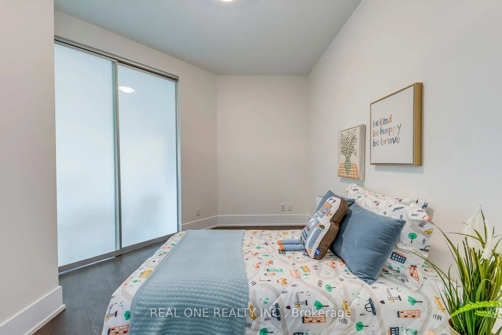 1 Edgewater Drive, #612