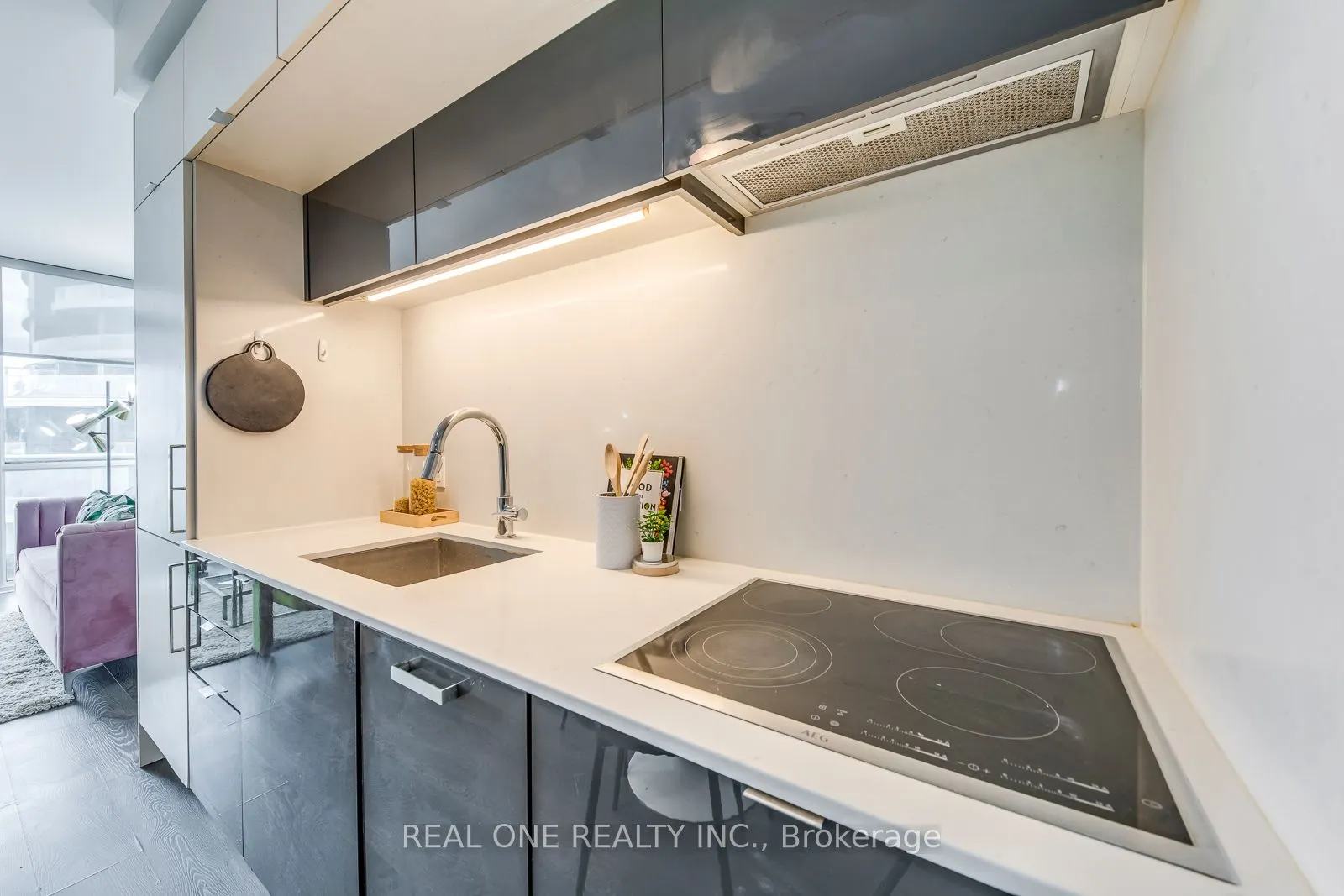 1 Edgewater Drive, #612