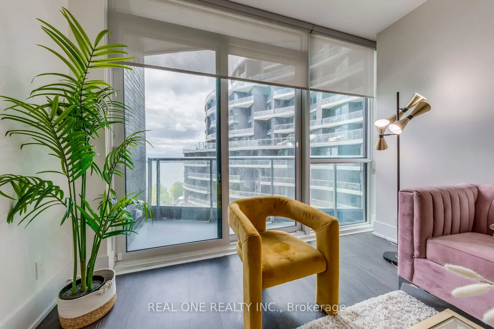 1 Edgewater Drive, #612