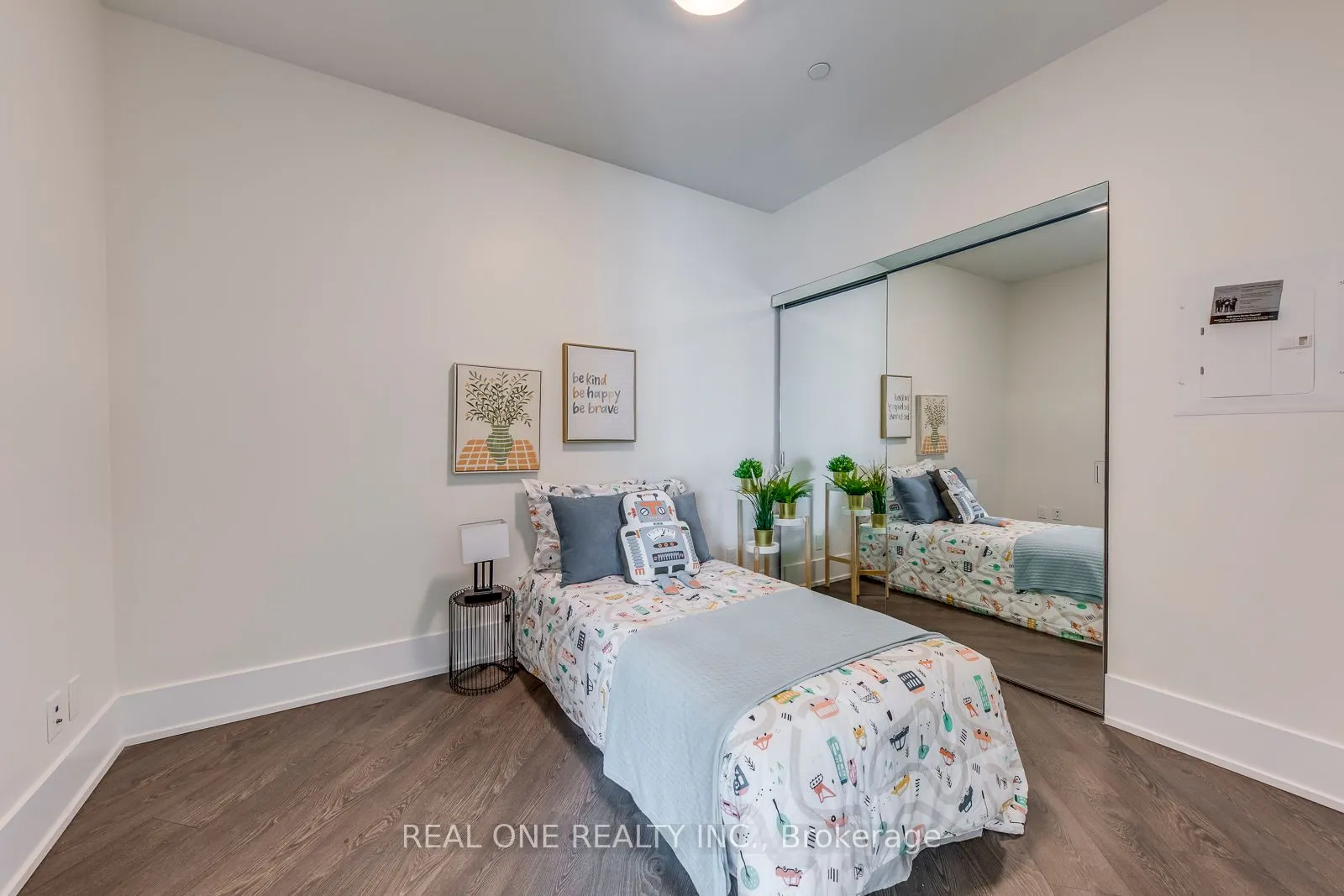 1 Edgewater Drive, #612