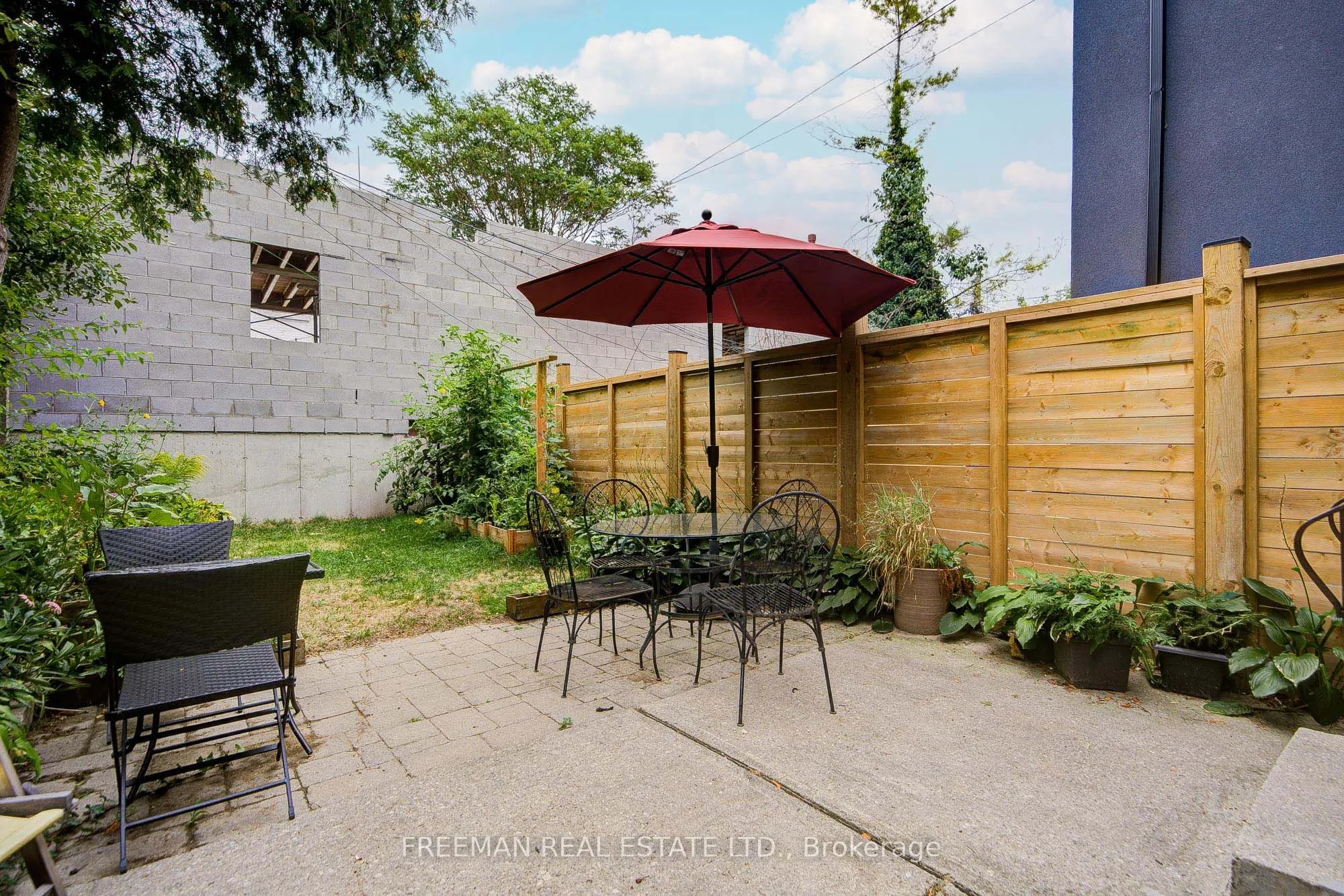 757 Manning Avenue