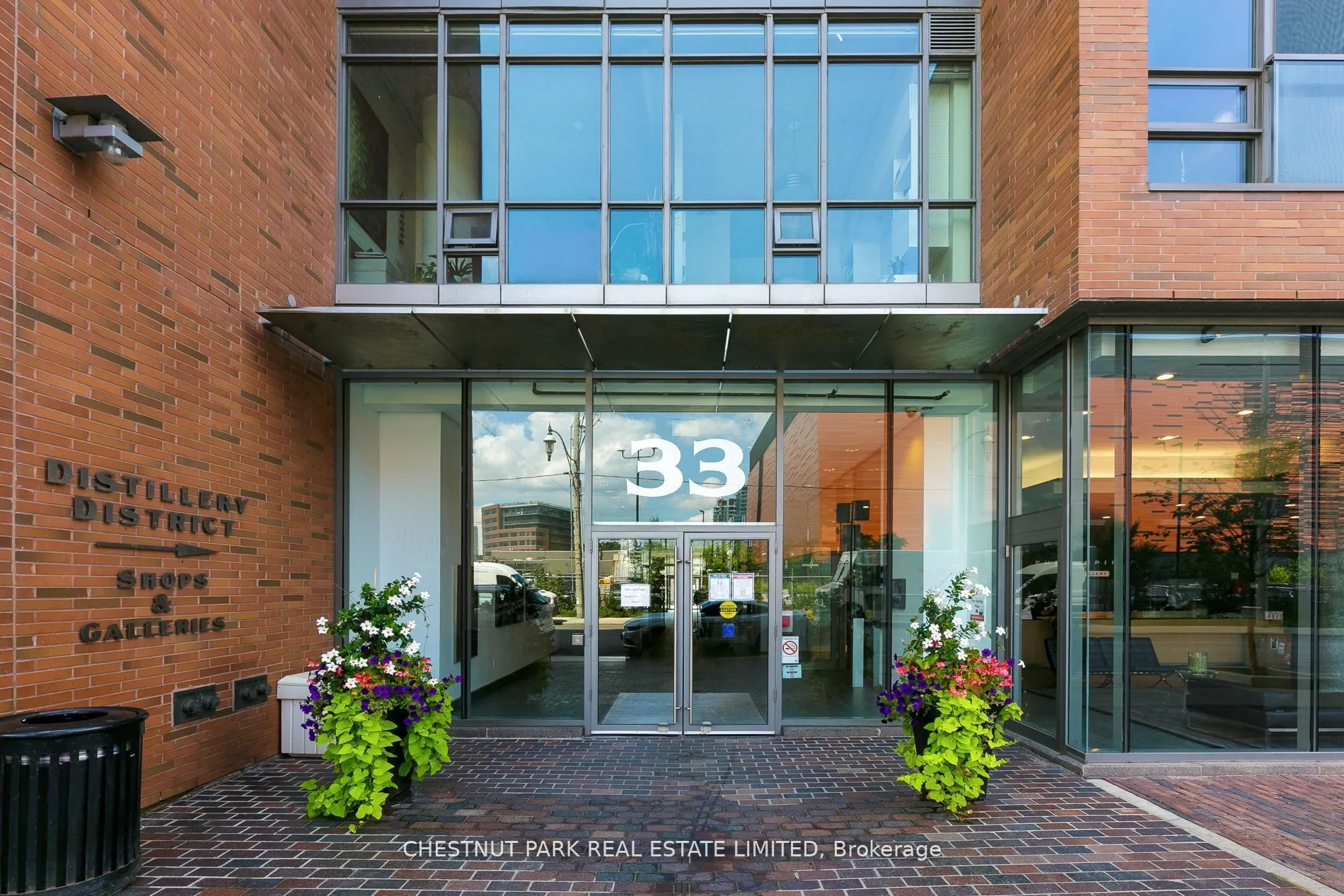 33 Mill Street, #427
