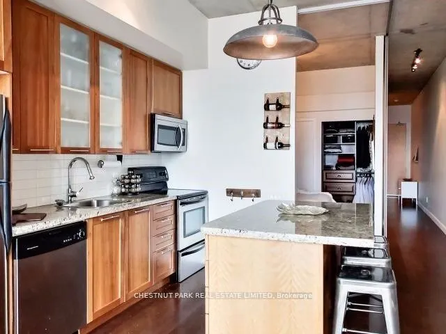 33 Mill Street, #427