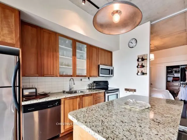 33 Mill Street, #427