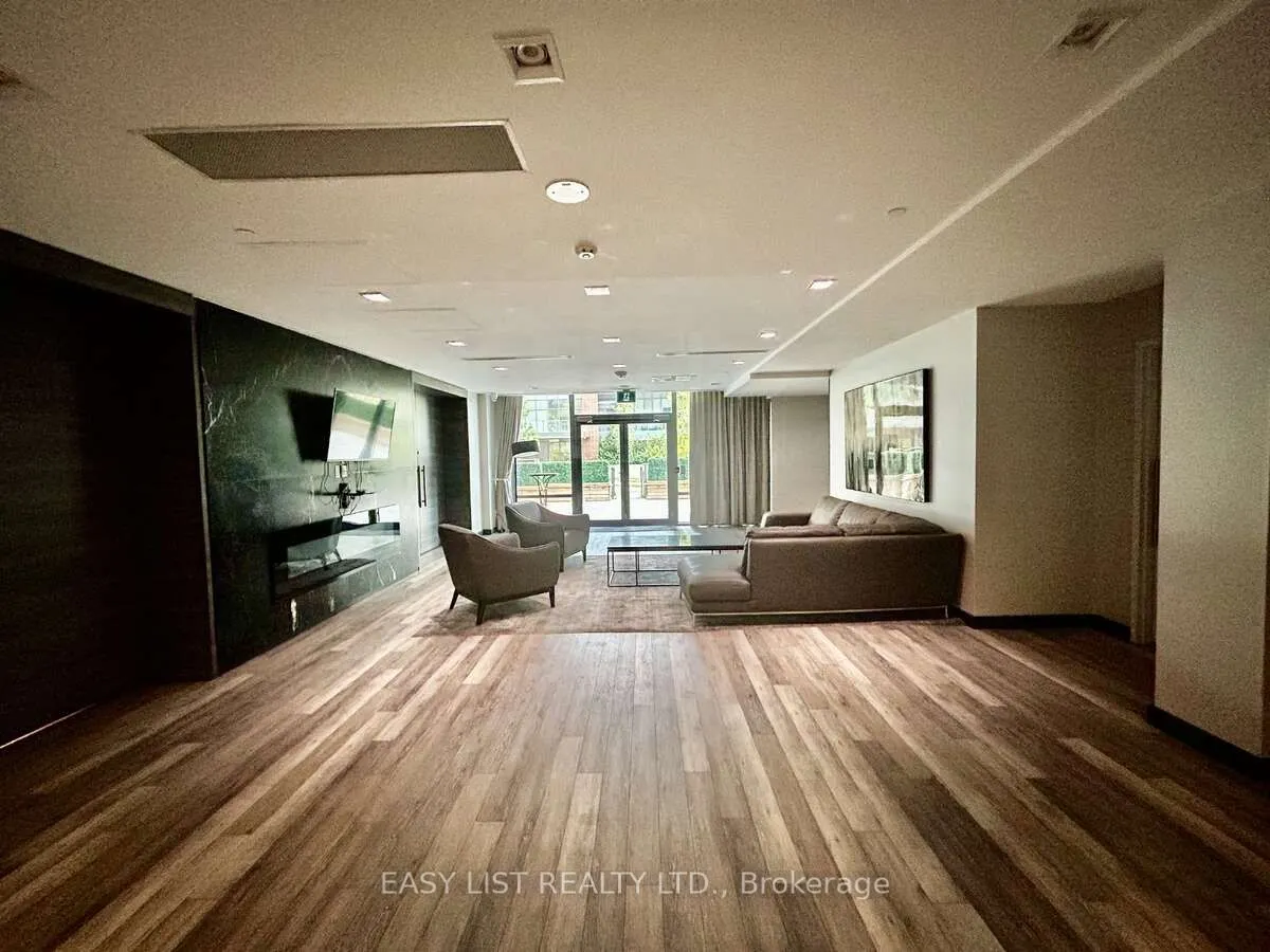 52 Forest Manor Road, #0207