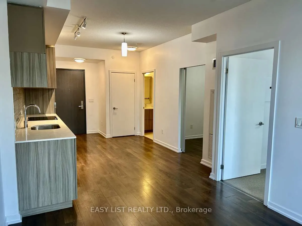 52 Forest Manor Road, #0207