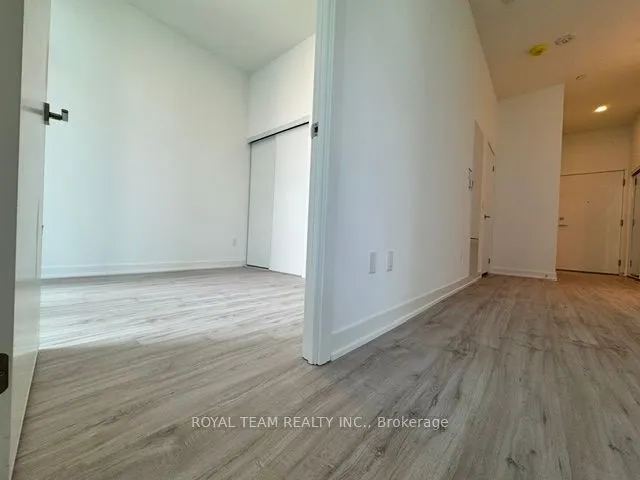 252 Church Street, #905