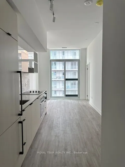 252 Church Street, #905