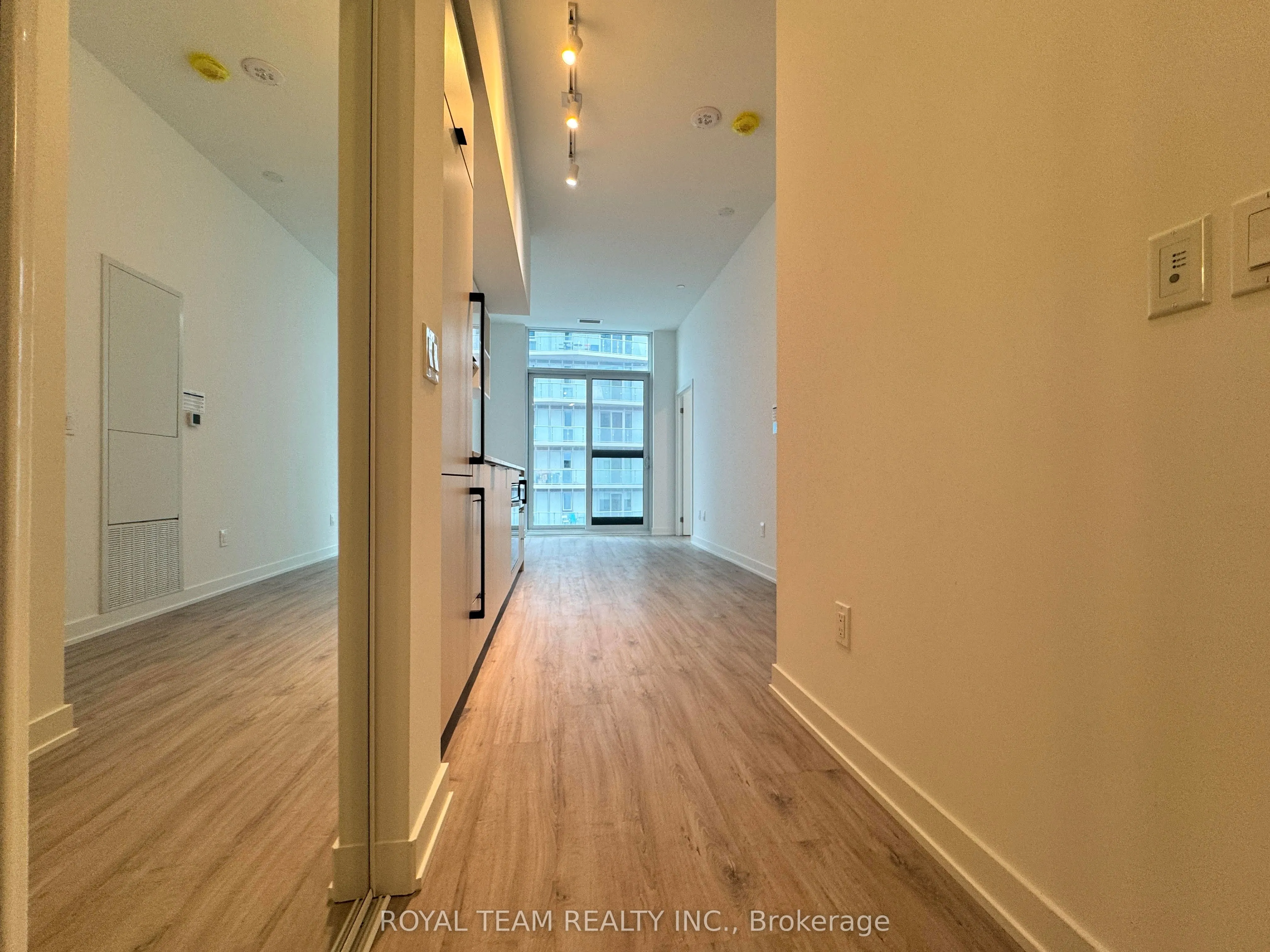 252 Church Street, #905