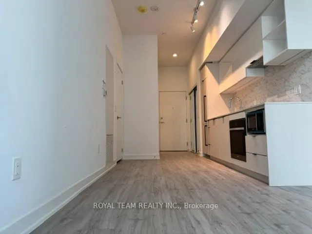 252 Church Street, #905
