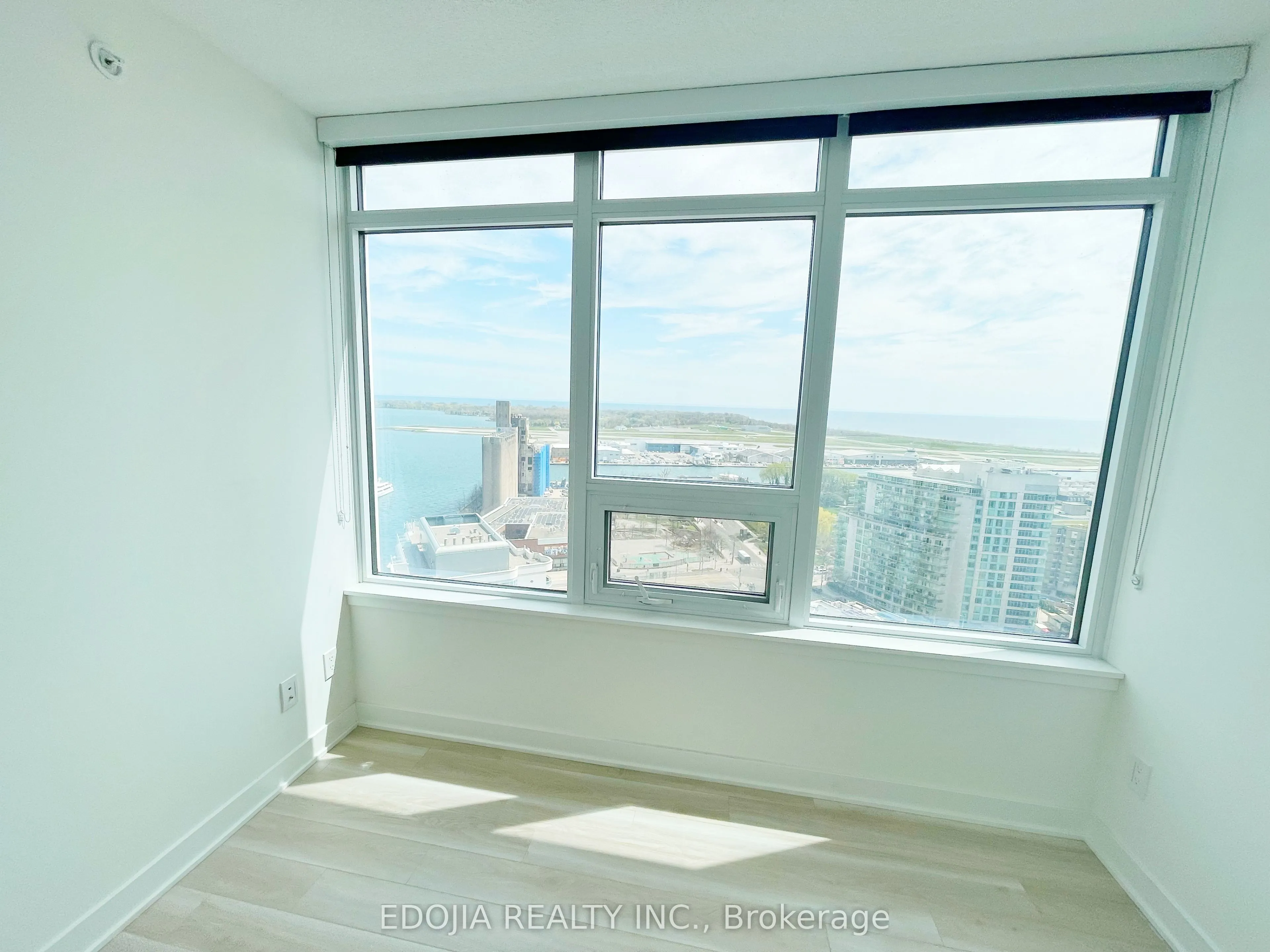 17 Bathurst Street, #2615