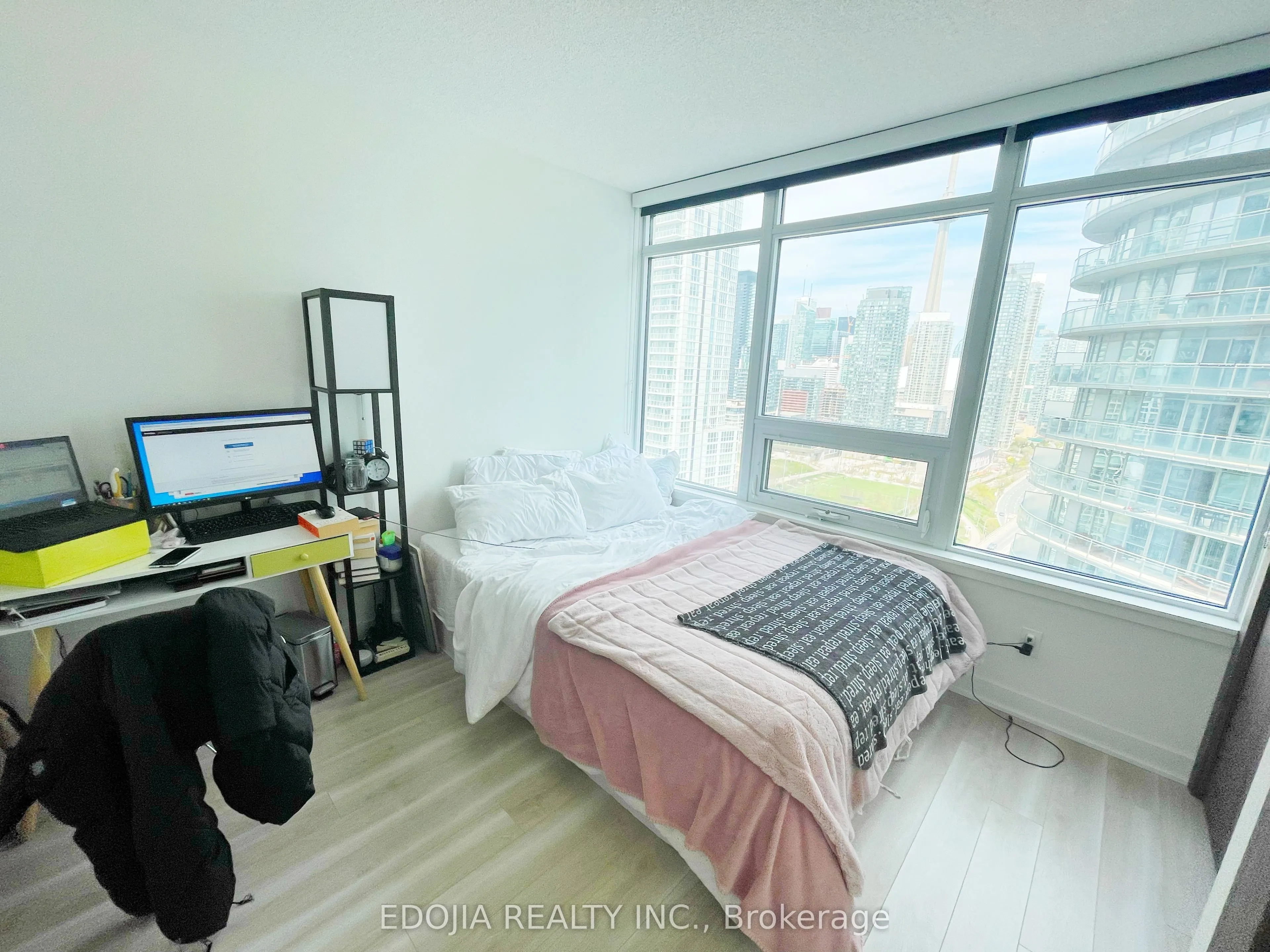 17 Bathurst Street, #2615