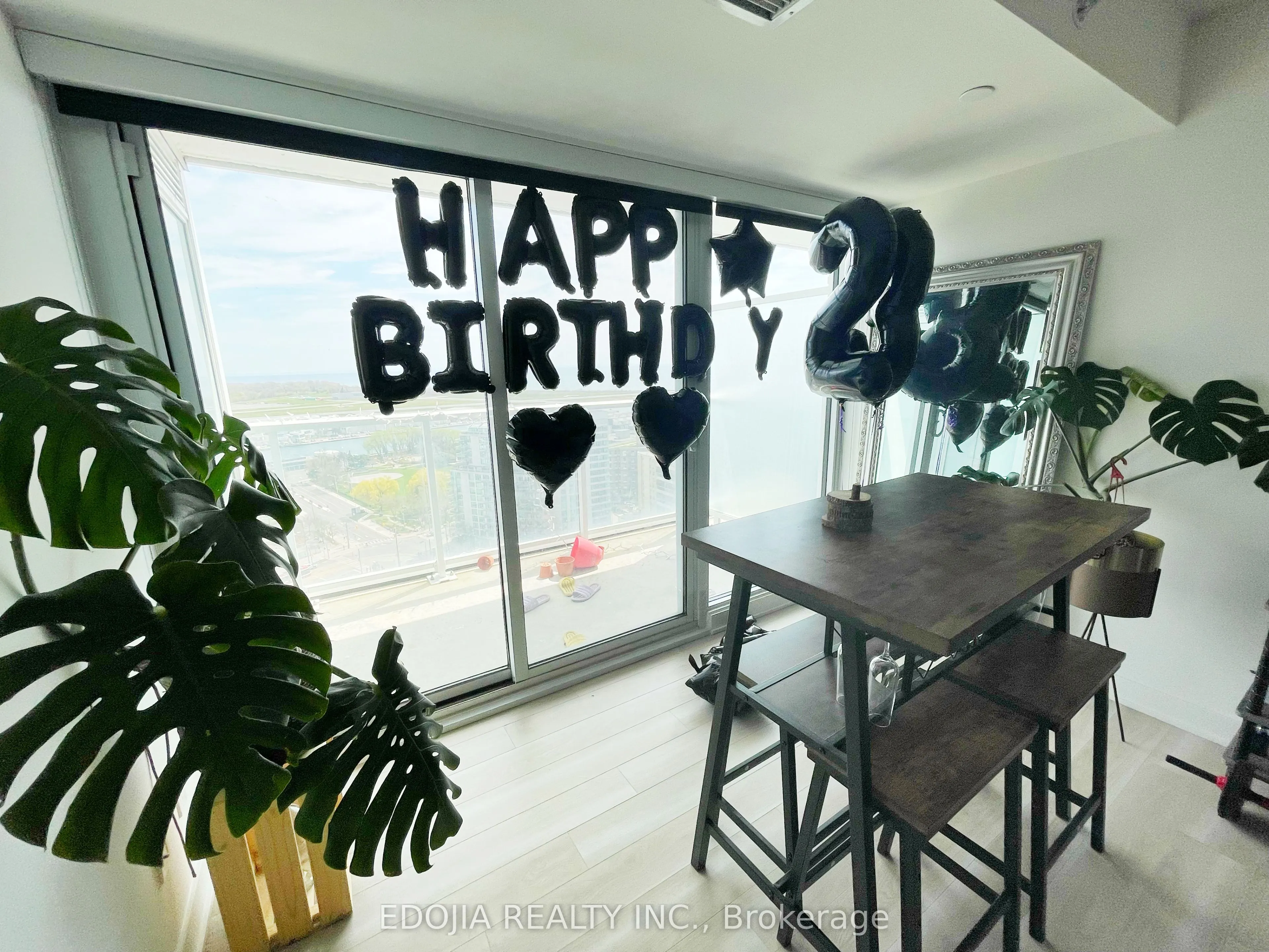 17 Bathurst Street, #2615