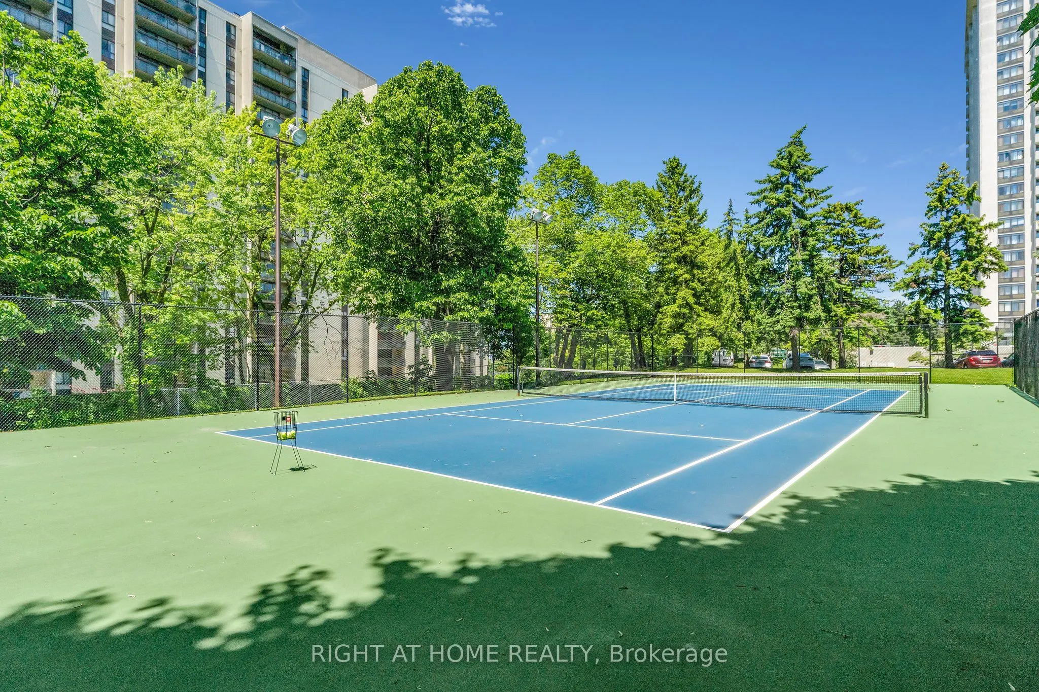 3300 Don Mills Road, #2209